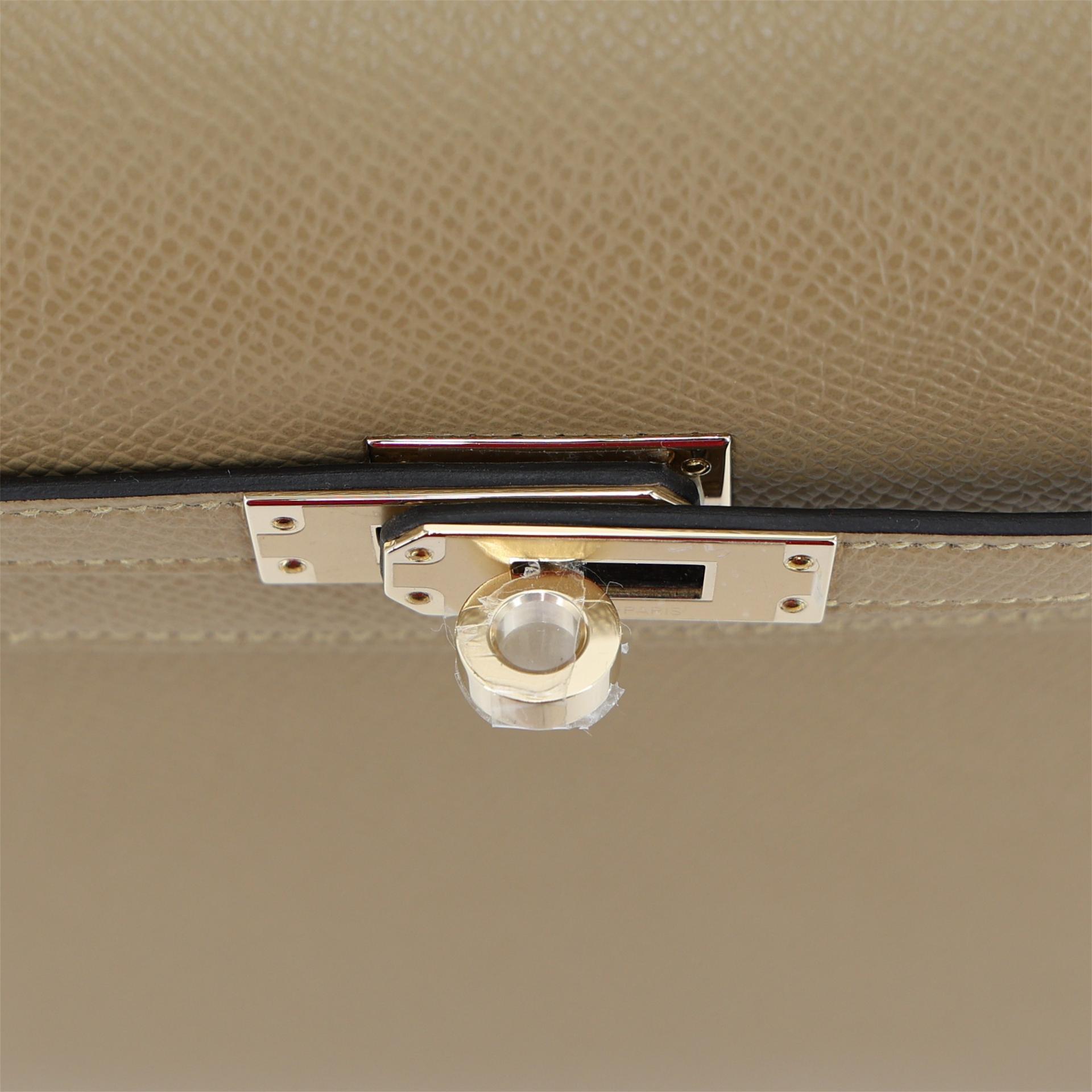 Brand New ( Rank N ) HERMÈS Kelly 25 Sellier Poussiere (1C) Epsom Permabrass hardware K (2025) - 11
