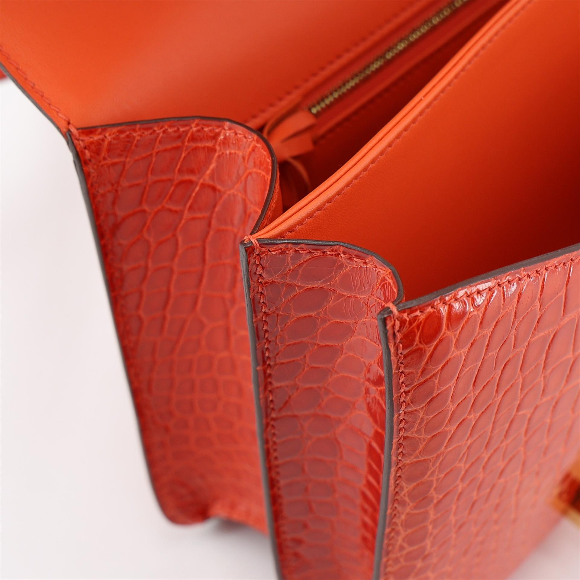 Very Good ( Rank A) HERMÈS Constance 24 Geranium (D5) Shiny Alligator Gold hardware X (2016) - 17