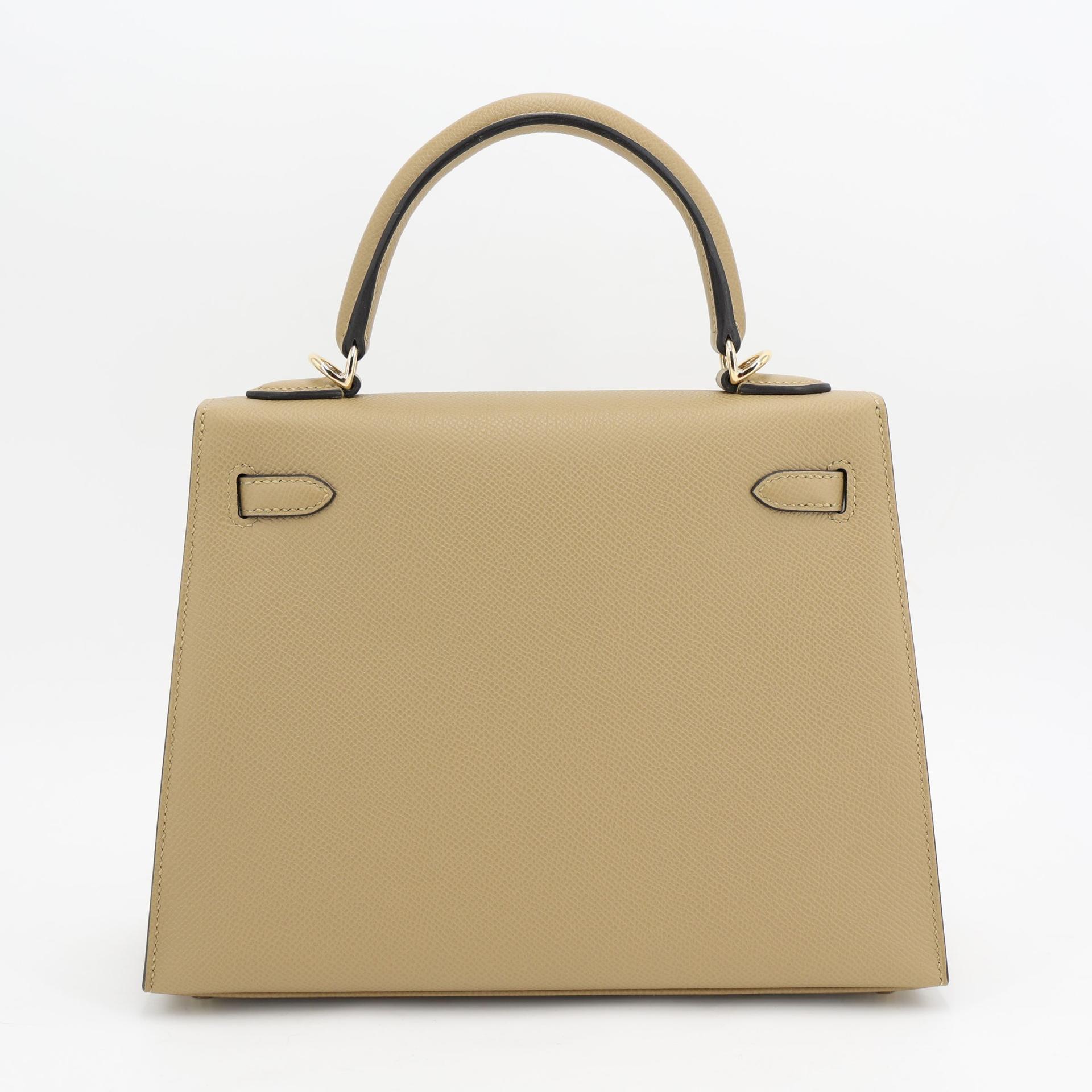 Brand New ( Rank N ) HERMÈS Kelly 25 Sellier Poussiere (1C) Epsom Permabrass hardware K (2025) - 2