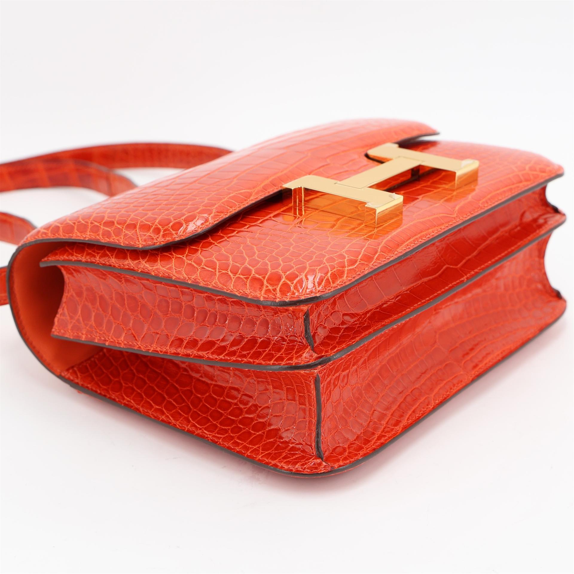 Very Good ( Rank A) HERMÈS Constance 24 Geranium (D5) Shiny Alligator Gold hardware X (2016) - 6