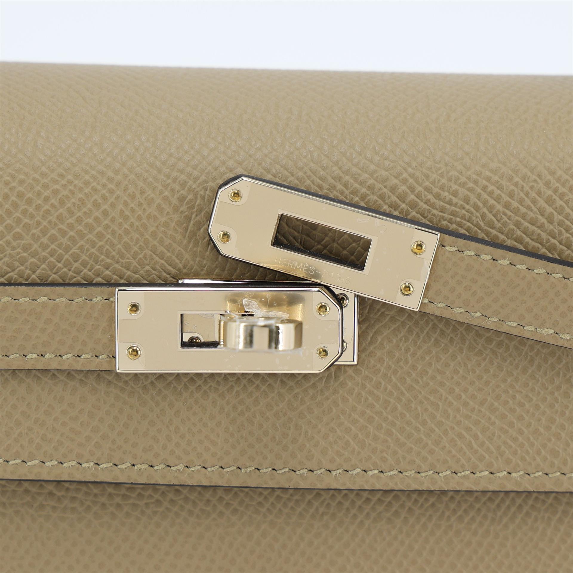 Brand New ( Rank N ) HERMÈS Kelly 25 Sellier Poussiere (1C) Epsom Permabrass hardware K (2025) - 10