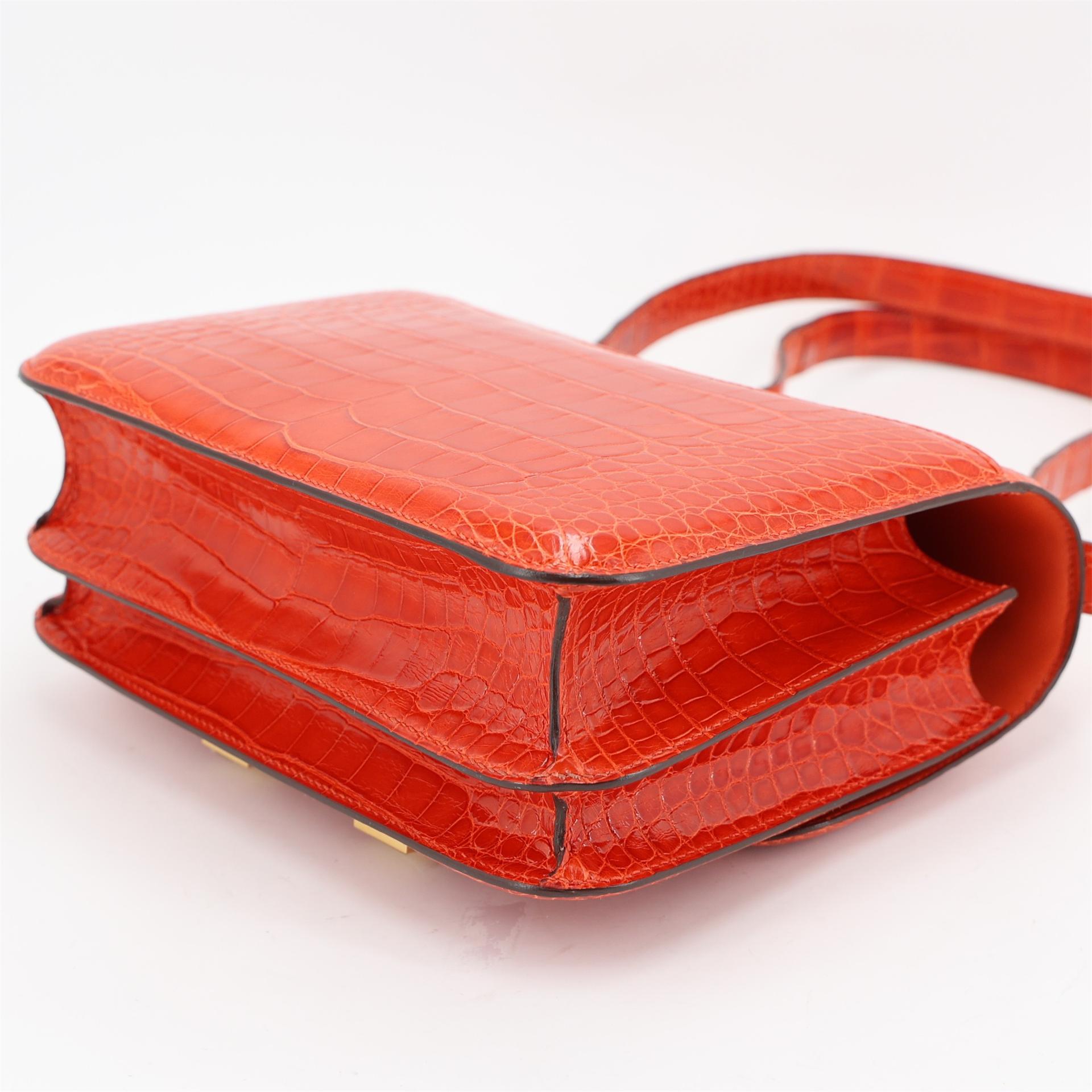 Very Good ( Rank A) HERMÈS Constance 24 Geranium (D5) Shiny Alligator Gold hardware X (2016) - 9