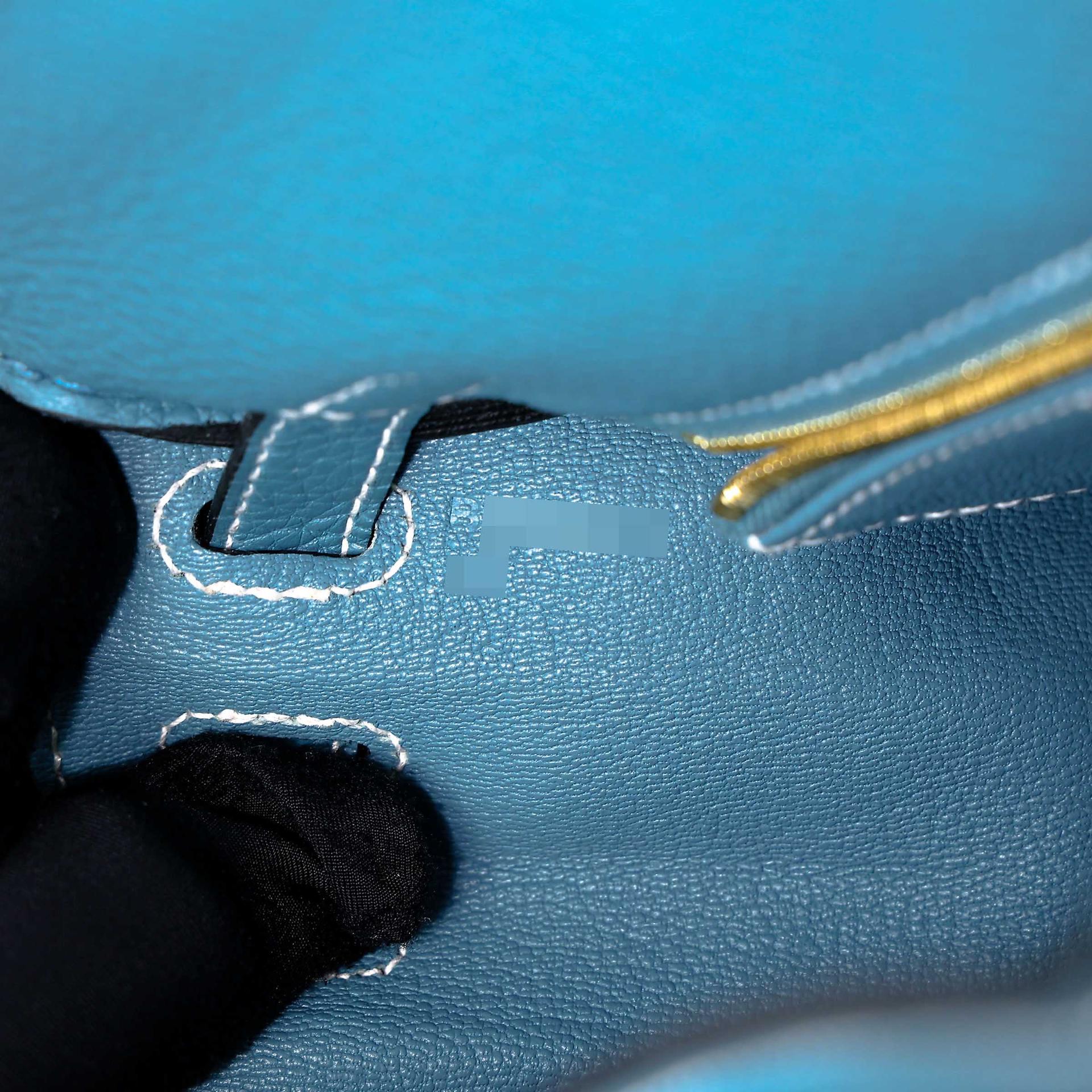 Very Good ( Rank A) HERMÈS Kelly 25 New Bleu Jean (D2) Togo Gold hardware B (2023) - 14