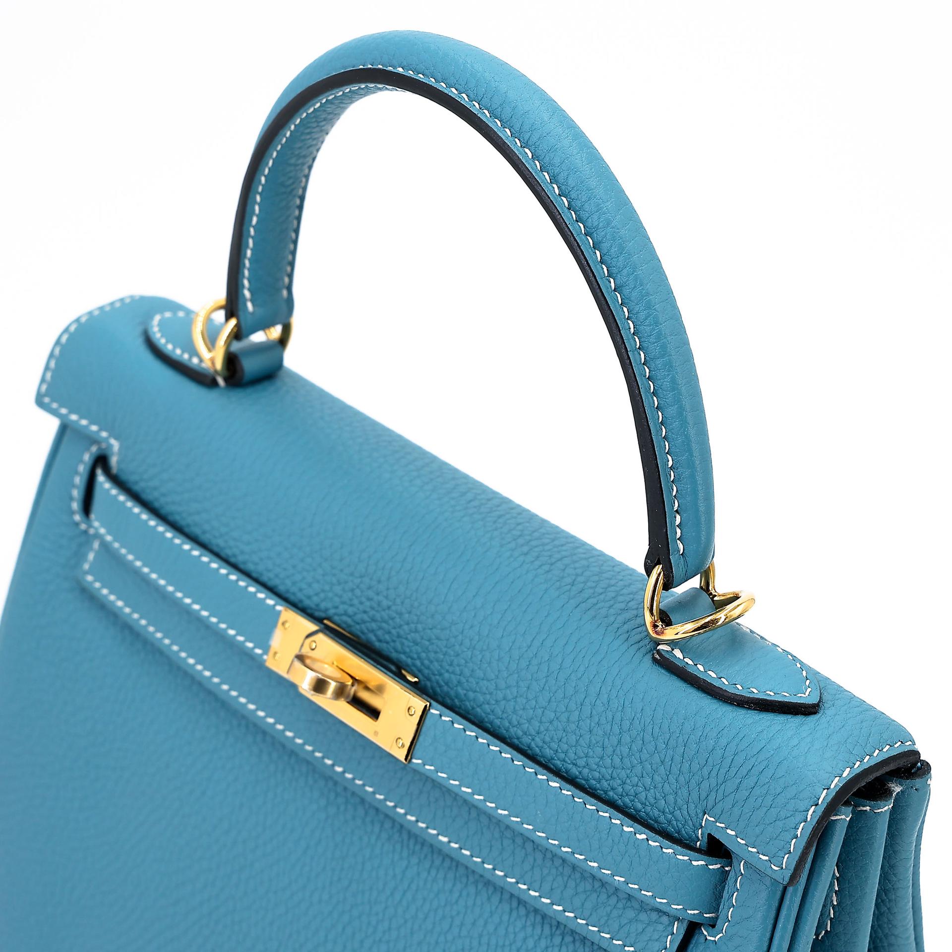 Very Good ( Rank A) HERMÈS Kelly 25 New Bleu Jean (D2) Togo Gold hardware B (2023) - 3