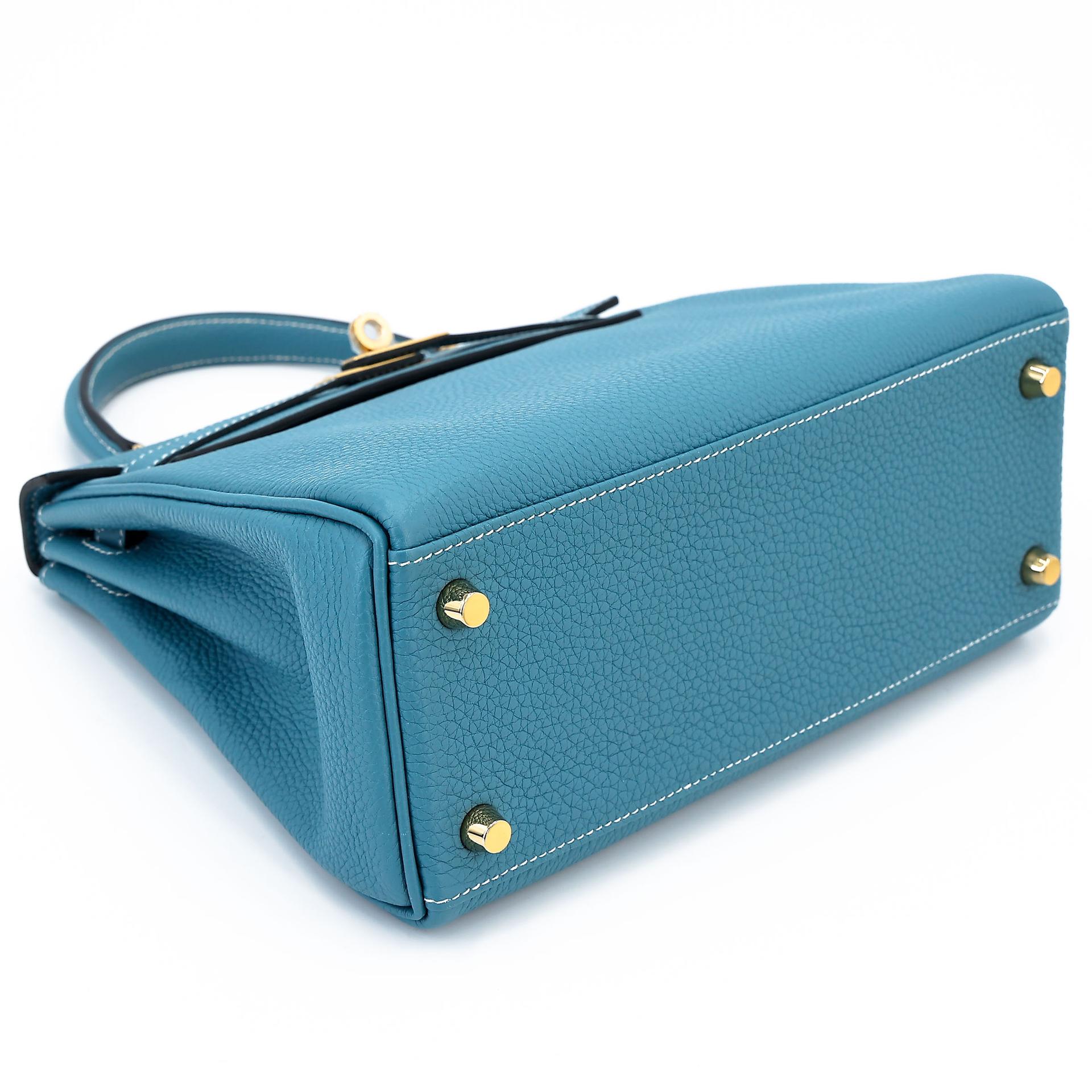 Very Good ( Rank A) HERMÈS Kelly 25 New Bleu Jean (D2) Togo Gold hardware B (2023) - 5