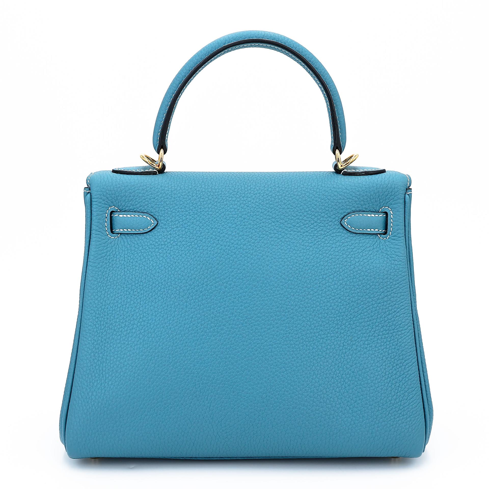 Very Good ( Rank A) HERMÈS Kelly 25 New Bleu Jean (D2) Togo Gold hardware B (2023) - 2