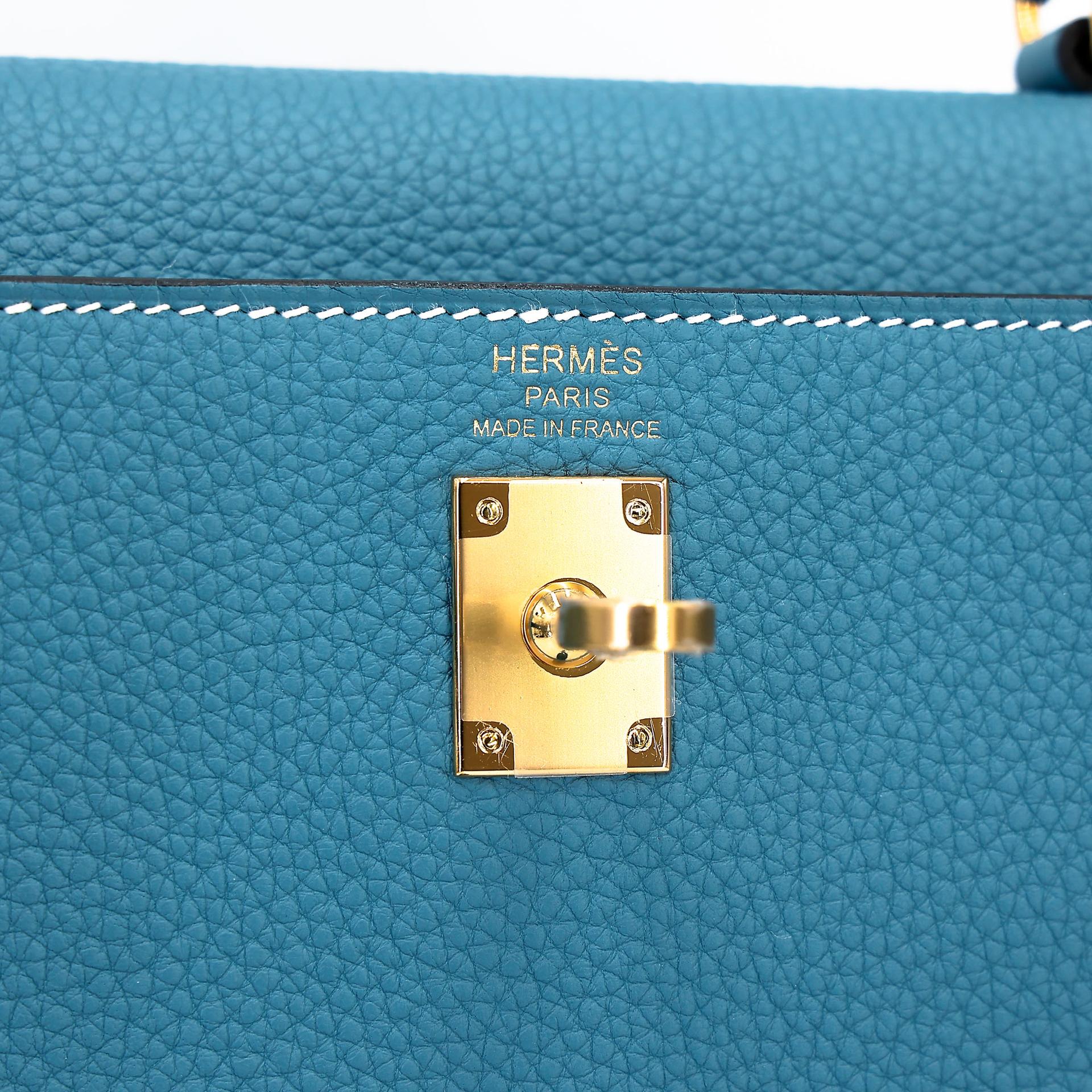 Very Good ( Rank A) HERMÈS Kelly 25 New Bleu Jean (D2) Togo Gold hardware B (2023) - 13