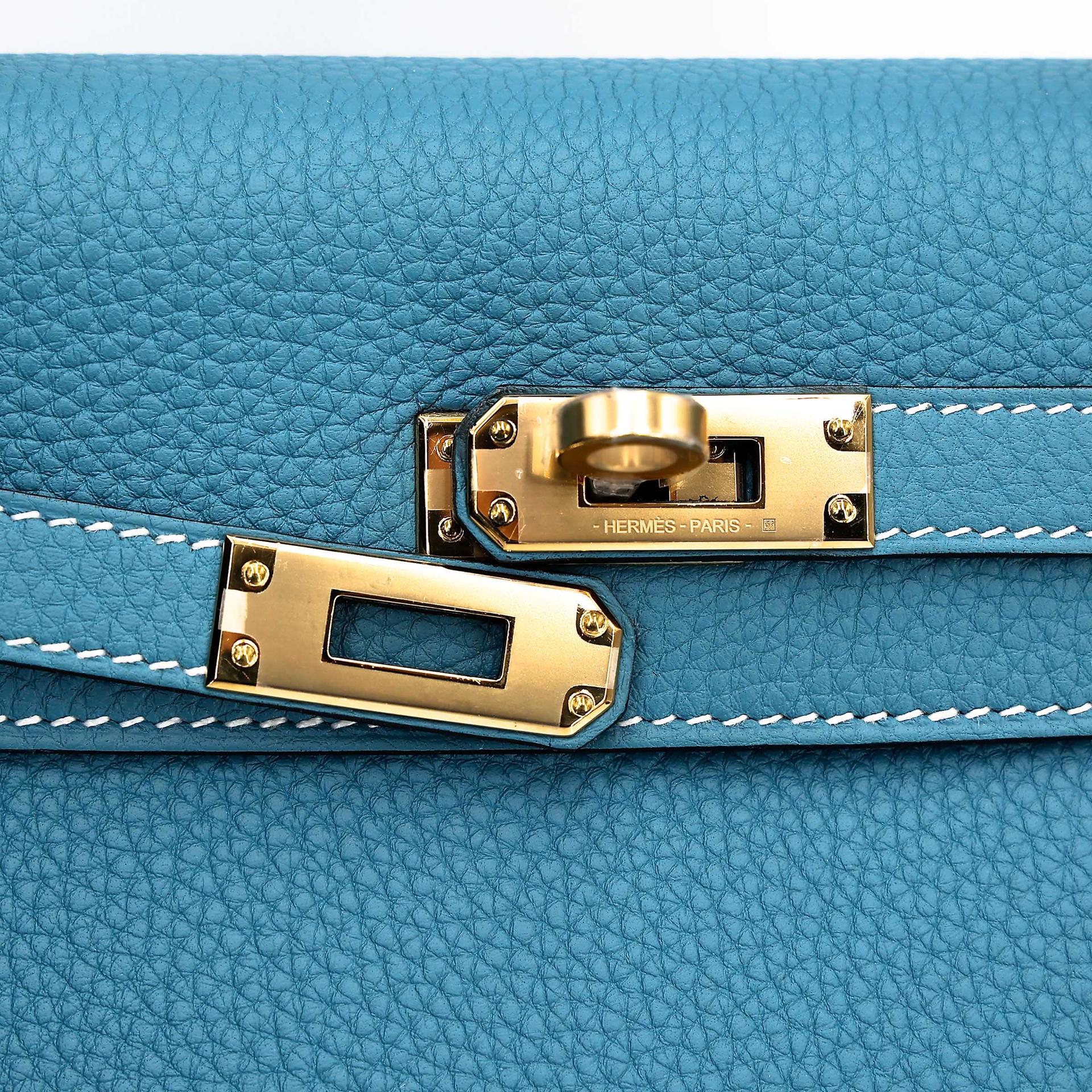 Very Good ( Rank A) HERMÈS Kelly 25 New Bleu Jean (D2) Togo Gold hardware B (2023) - 8