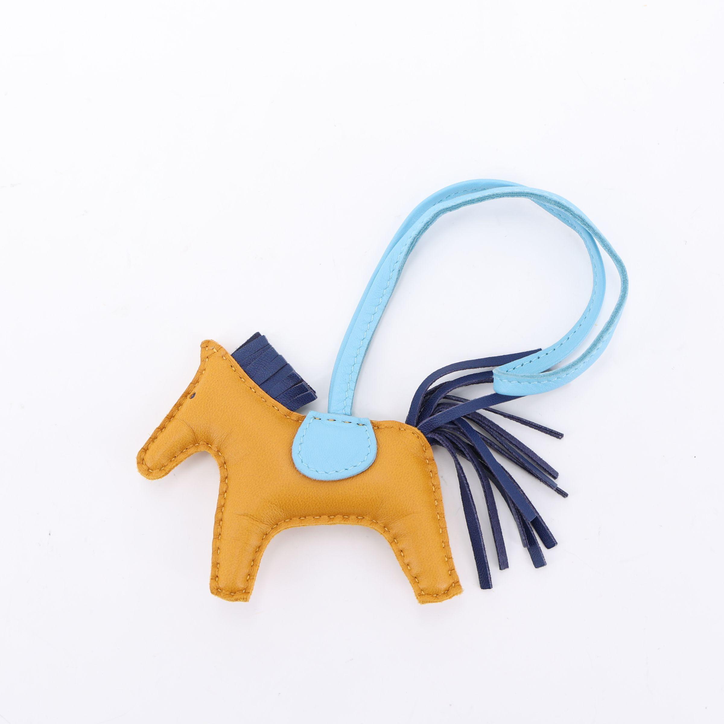 Rodeo PM Jaune d’Or (9V) Celeste (7N) Bleu de Malte (7L)