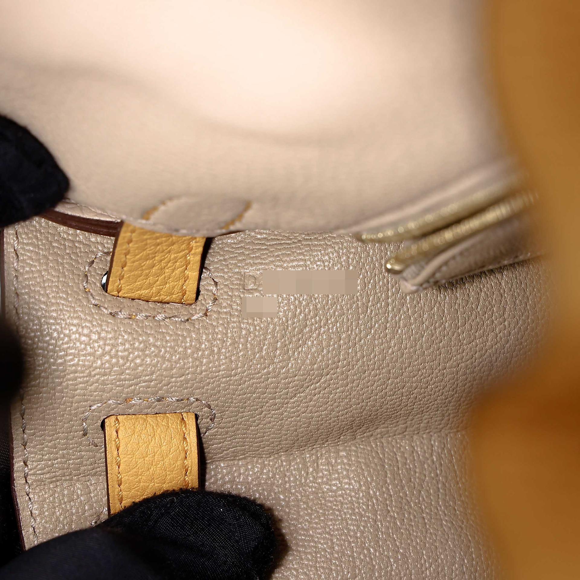 Excellent ( Rank SA ) HERMÈS Special Order Kelly 25 HSS Trench (S2) Jaune Ambre (9D) Togo Permabrass hardware D (2019) - 14