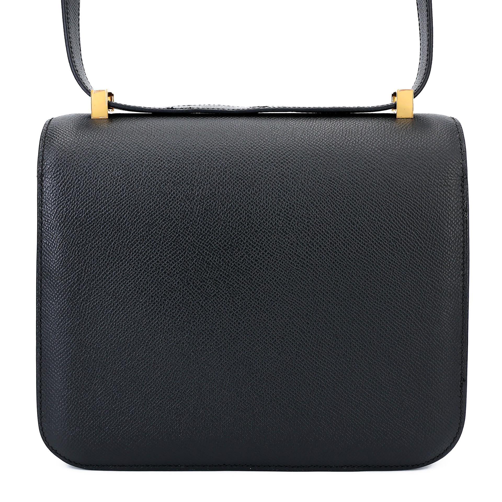 Constance 24 Noir (89)