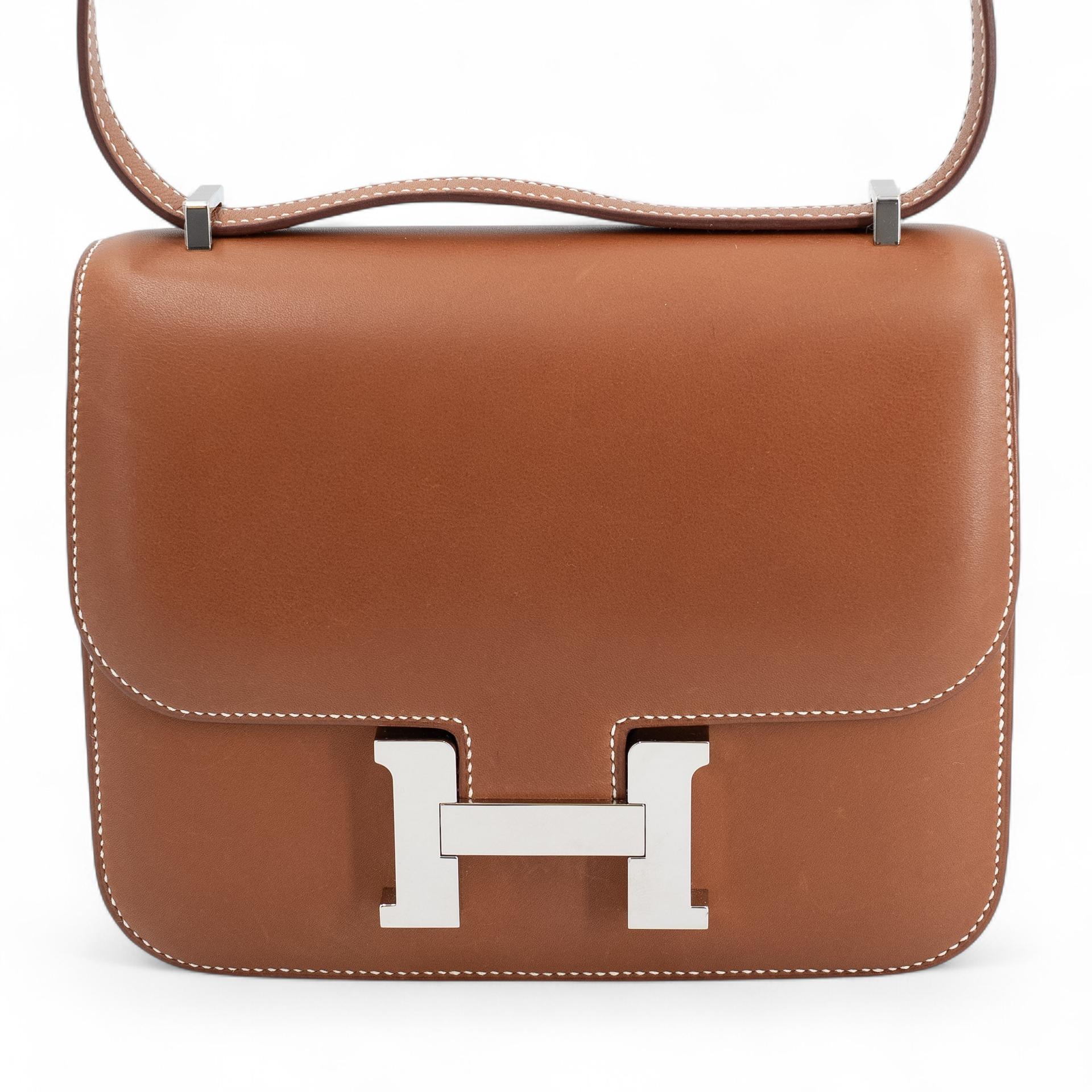 Very Good ( Rank A) HERMÈS Constance Mini Fauve (34) Barenia Palladium hardware C (2018) - 1