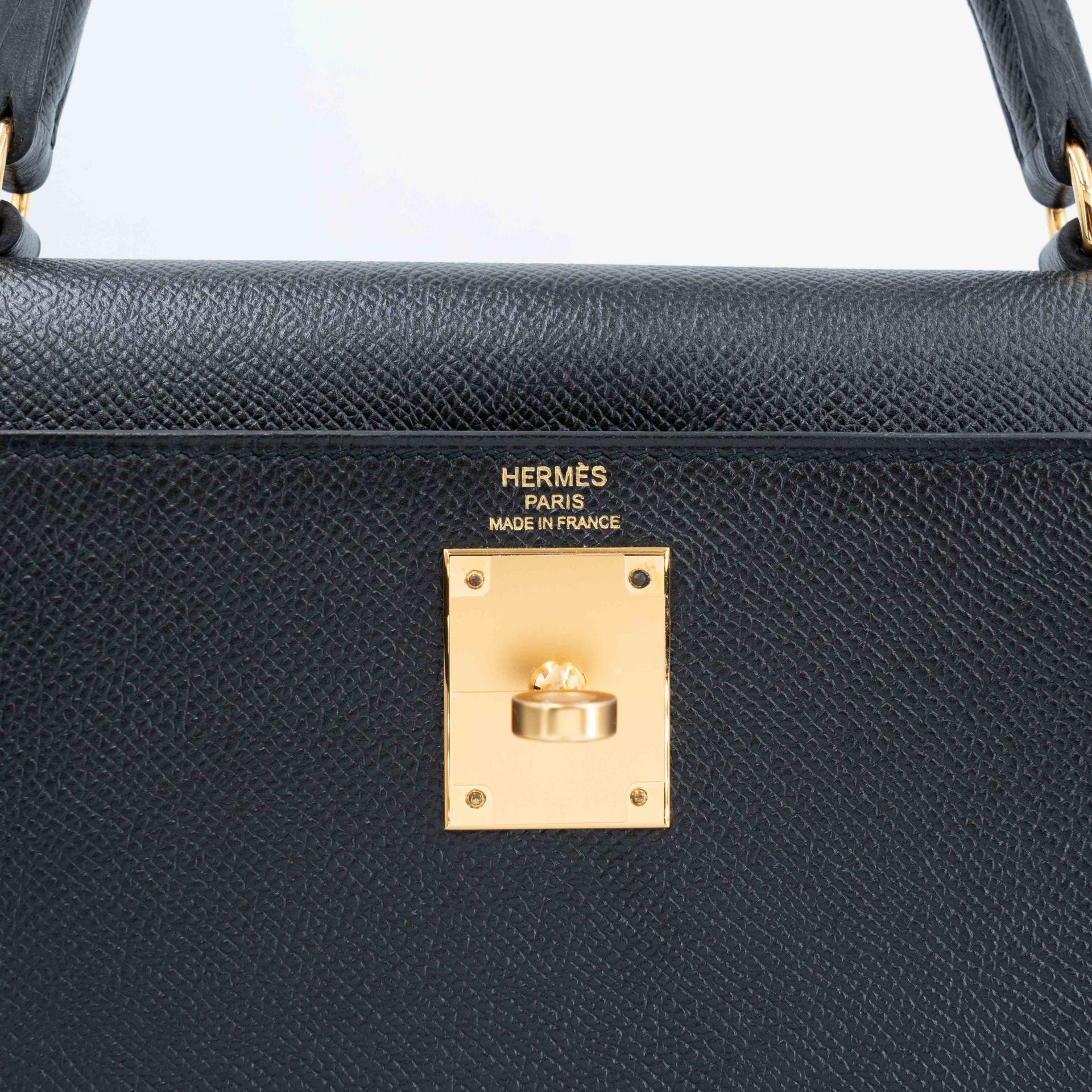 Unused ( Rank NS ) HERMÈS Kelly 28 Noir (89) Epsom Gold hardware Square R (2014) - 11