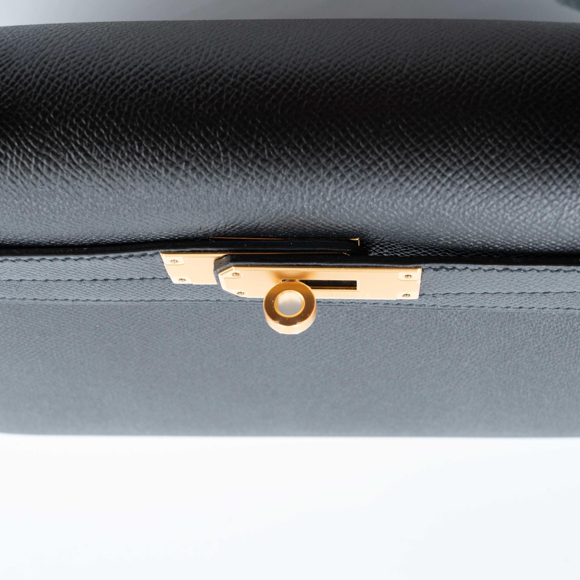 Unused ( Rank NS ) HERMÈS Kelly 28 Noir (89) Epsom Gold hardware Square R (2014) - 10
