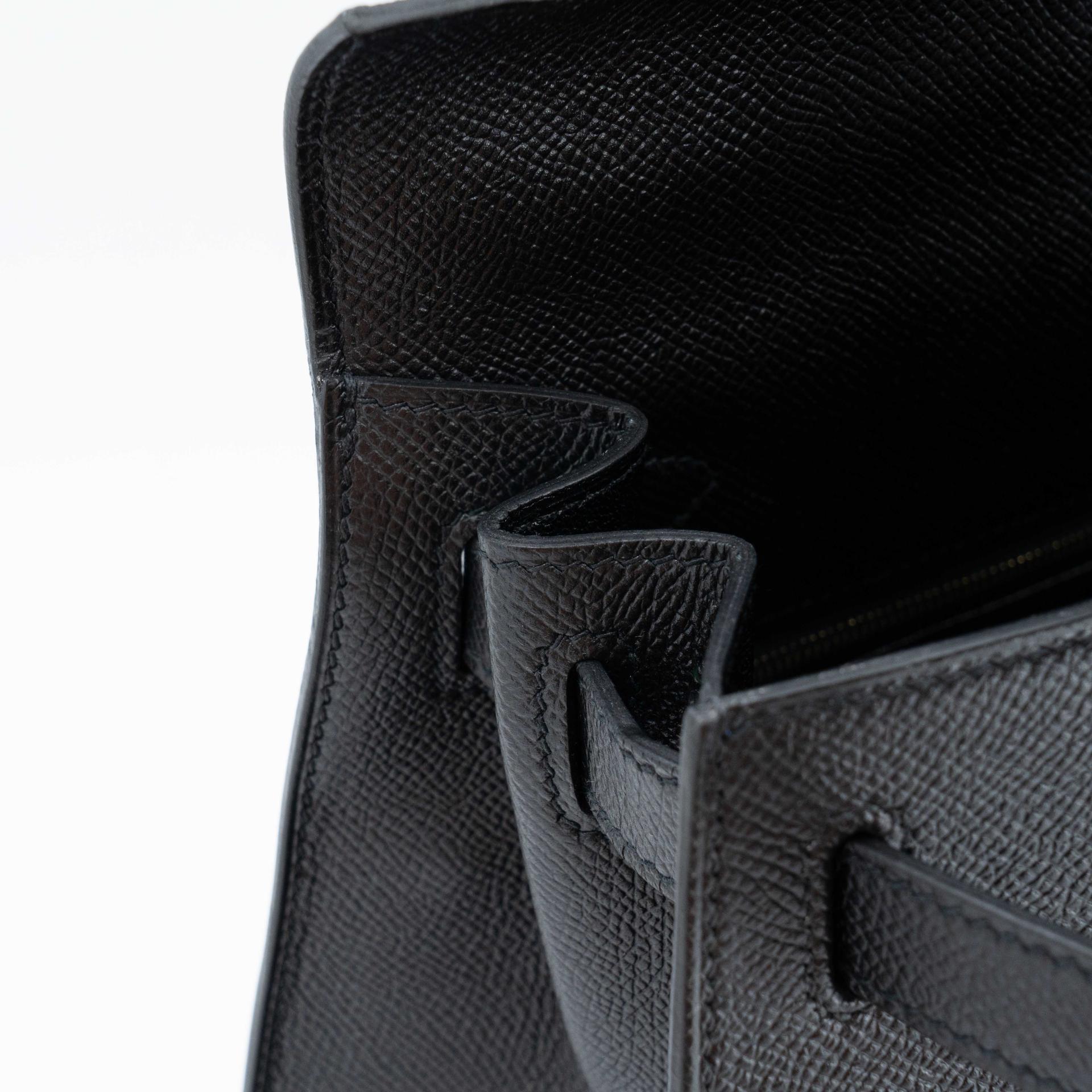Unused ( Rank NS ) HERMÈS Kelly 28 Noir (89) Epsom Gold hardware Square R (2014) - 13