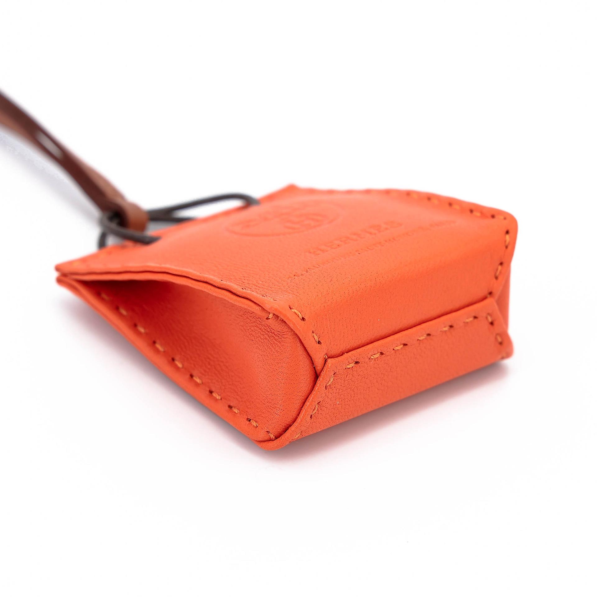 未使用保存品 HERMÈS 愛馬仕 Sac Orange Bag 掛件 9J 火焰橙 Feu 37 金棕色 Gold Agneau阿格諾 Z刻 2021年 - 9