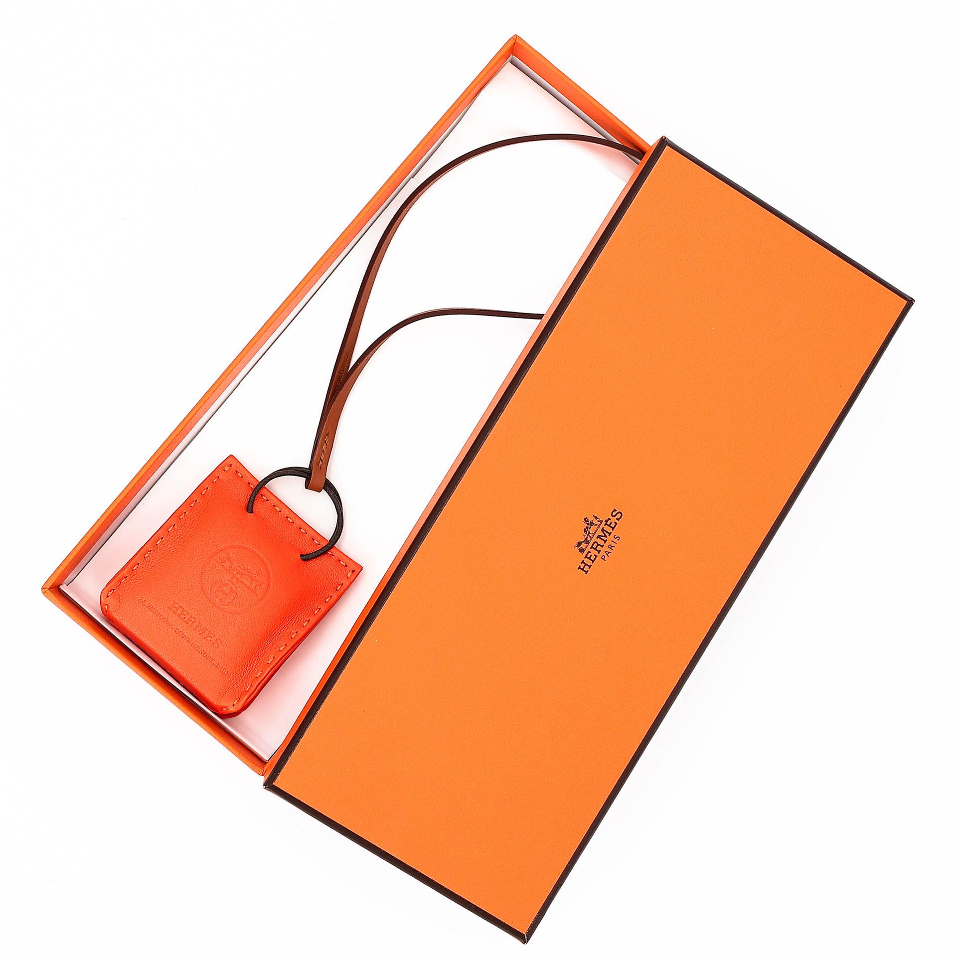 未使用保存品 HERMÈS 愛馬仕 Sac Orange Bag 掛件 9J 火焰橙 Feu 37 金棕色 Gold Agneau阿格諾 Z刻 2021年 - 3