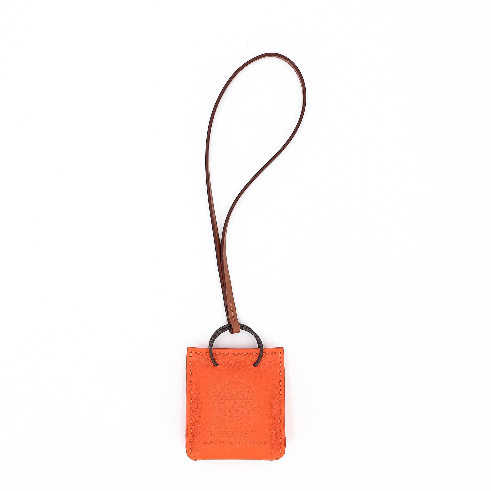 未使用保存品 HERMÈS 愛馬仕 Sac Orange Bag 掛件 9J 火焰橙 Feu 37 金棕色 Gold Agneau阿格諾 Z刻 2021年 - 1