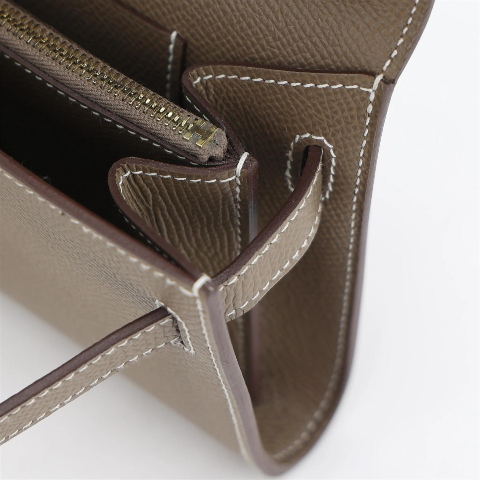 Excellent ( Rank SA ) HERMÈS Kelly To Go Wallet Etoupe (18) Epsom Gold hardware Z (2021) - 13