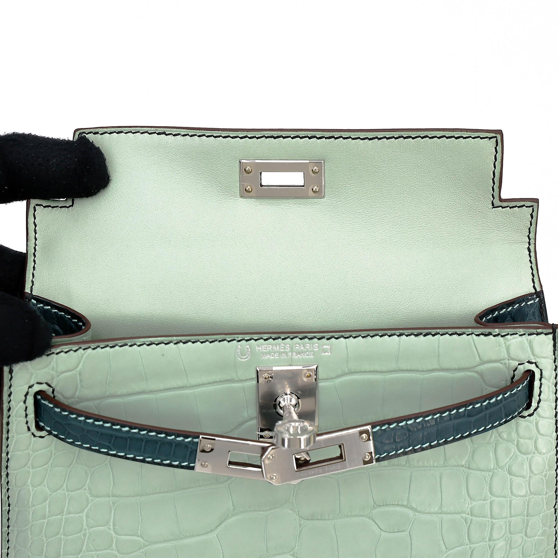 未使用保存品 HERMÈS 愛馬仕 馬蹄印定制 Mini Kelly 二代 6U Vert d’Eau 薄荷綠 6O 松柏綠 Vert Cypress □ 短吻鱷 霧面 銀扣 W刻 2024年 - 12
