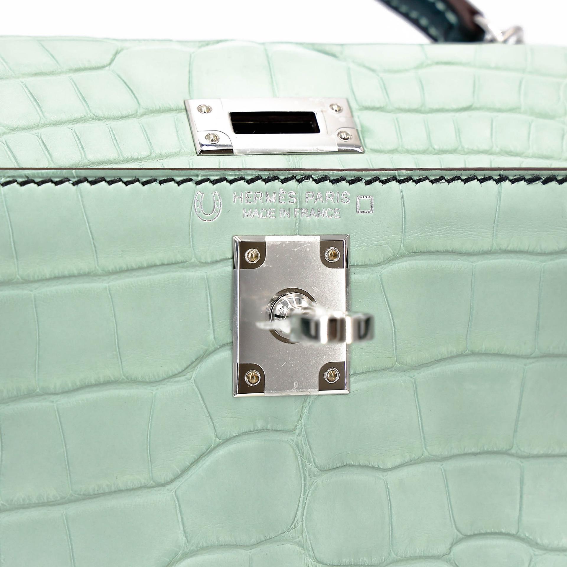 未使用保存品 HERMÈS 愛馬仕 馬蹄印定制 Mini Kelly 二代 6U Vert d’Eau 薄荷綠 6O 松柏綠 Vert Cypress □ 短吻鱷 霧面 銀扣 W刻 2024年 - 13