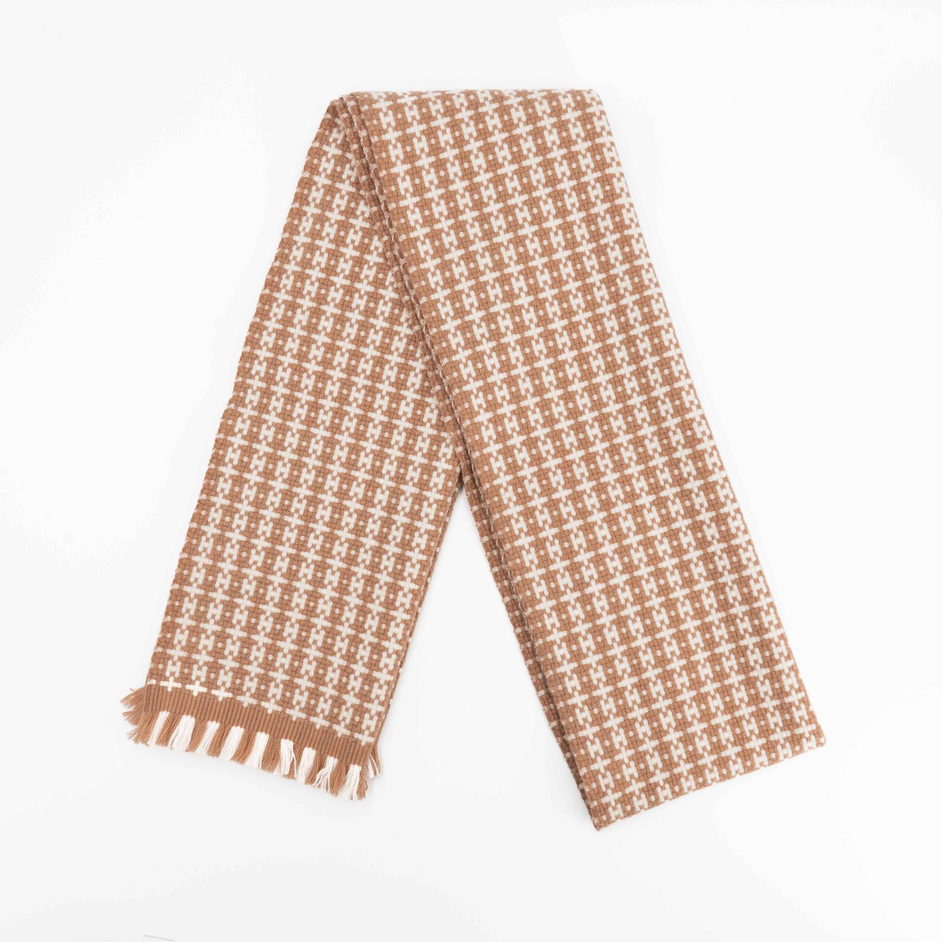 Graphique H scarf Brown