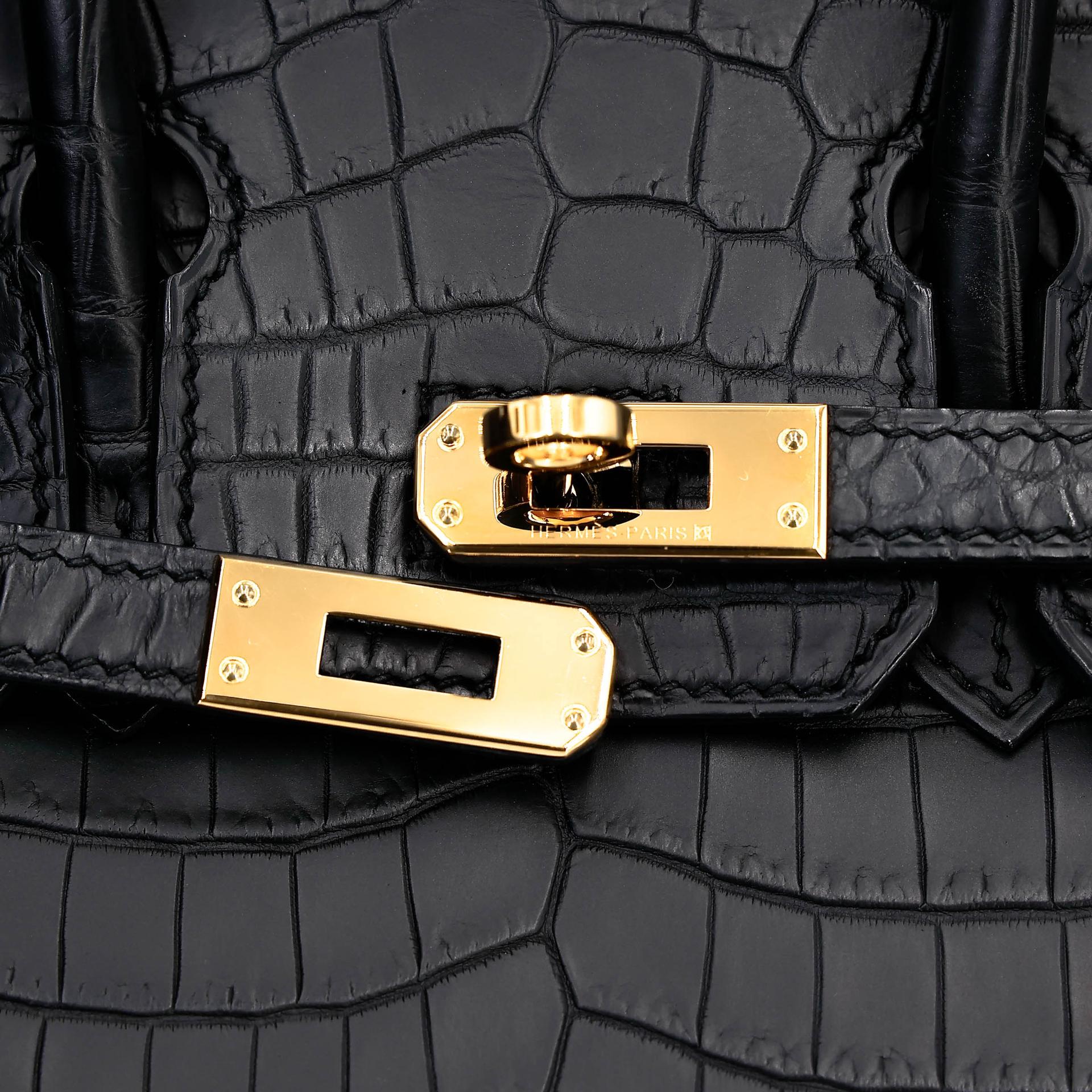 Excellent ( Rank SA ) HERMÈS Birkin 25 Noir (89) Matte Niloticus Crocodile Gold hardware R (2014) - 12