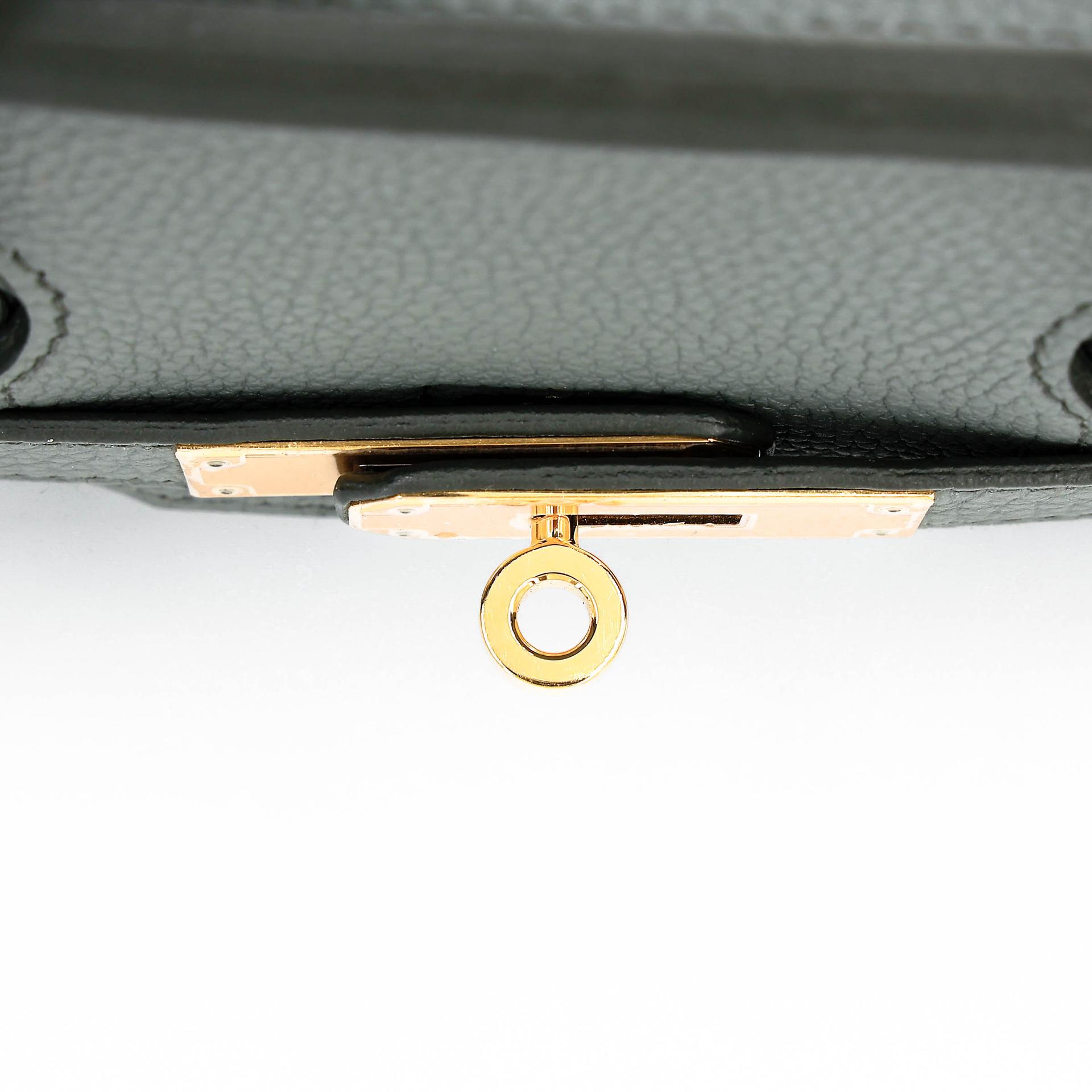 Very Good ( Rank A) HERMÈS Birkin 30 Vert Amande (63) Togo Gold hardware D (2019) - 14