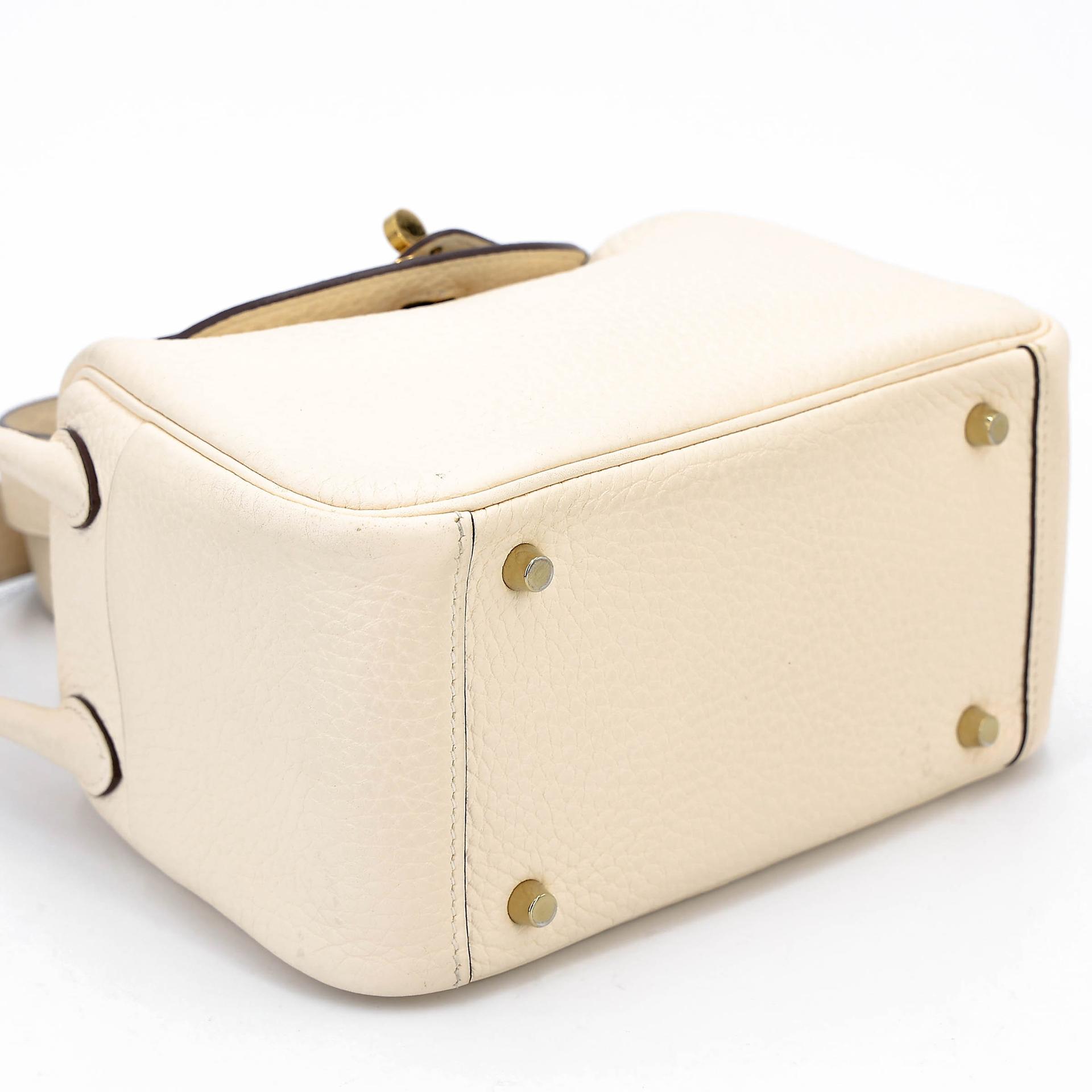 中古AB HERMÈS 愛馬仕 Mini Lindy I2 奶油白 Nata Clemence小牛皮 金扣 U刻 2022年 - 5