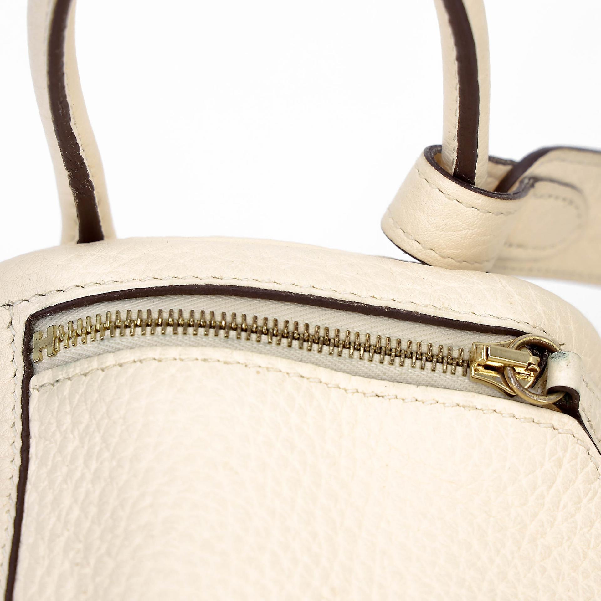 中古AB HERMÈS 愛馬仕 Mini Lindy I2 奶油白 Nata Clemence小牛皮 金扣 U刻 2022年 - 35