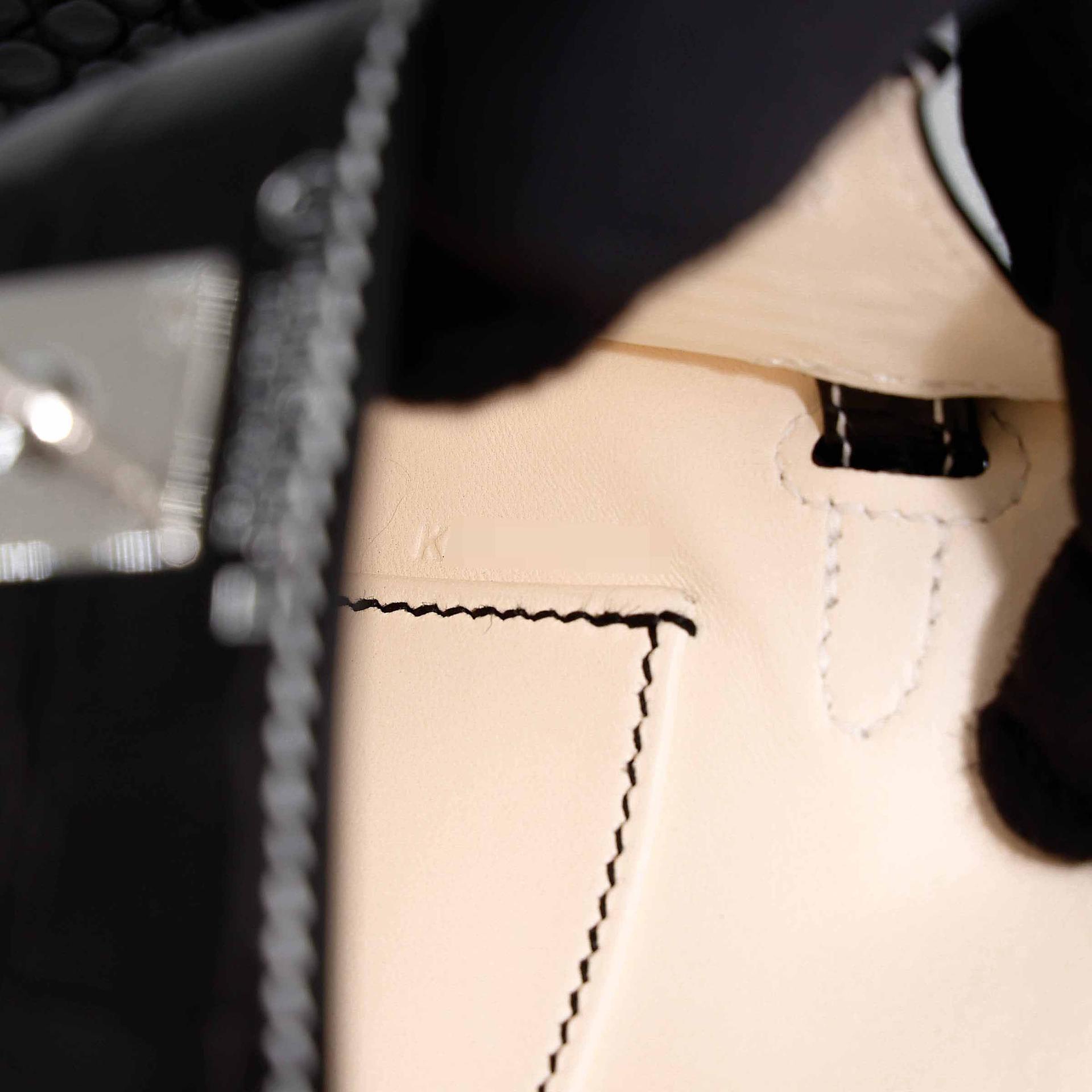 全新 HERMÈS 愛馬仕 馬蹄印定制 Mini Kelly 二代 HSS 89 黑色 Noir (Black) I2 奶油白 Nata □ 短吻鱷 霧面 銀扣 K刻 2025年 - 14