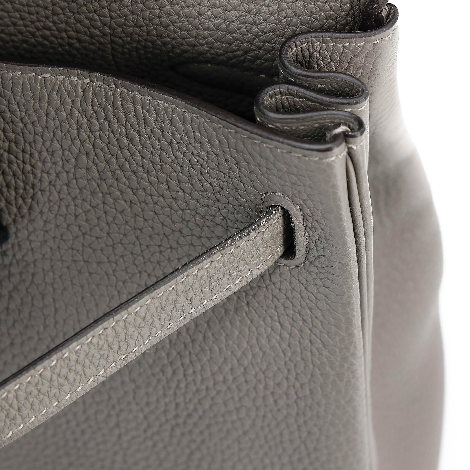 Excellent ( Rank SA ) HERMÈS Kelly 25 Gris Meyer (0L) Togo Gold hardware B (2023) - 14