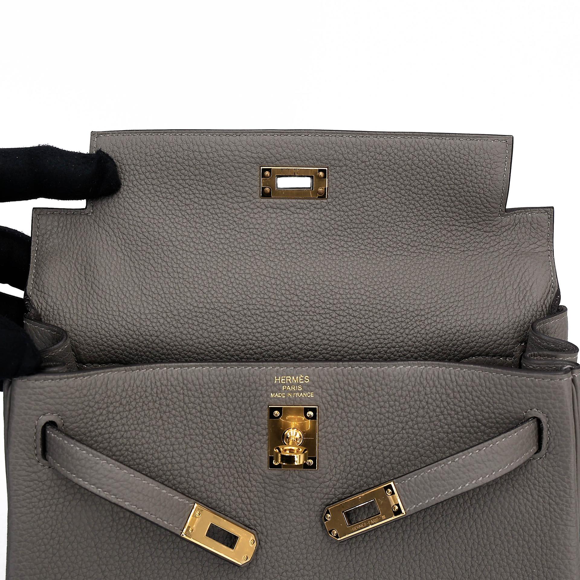 Excellent ( Rank SA ) HERMÈS Kelly 25 Gris Meyer (0L) Togo Gold hardware B (2023) - 12