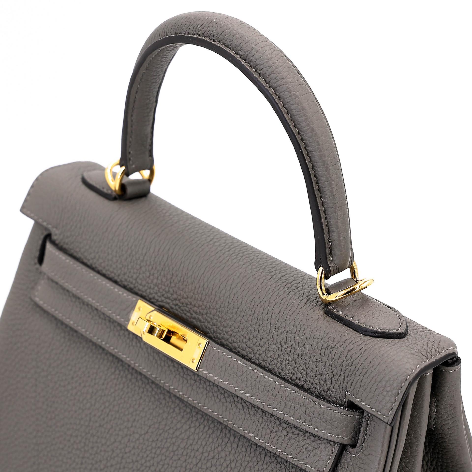Excellent ( Rank SA ) HERMÈS Kelly 25 Gris Meyer (0L) Togo Gold hardware B (2023) - 3