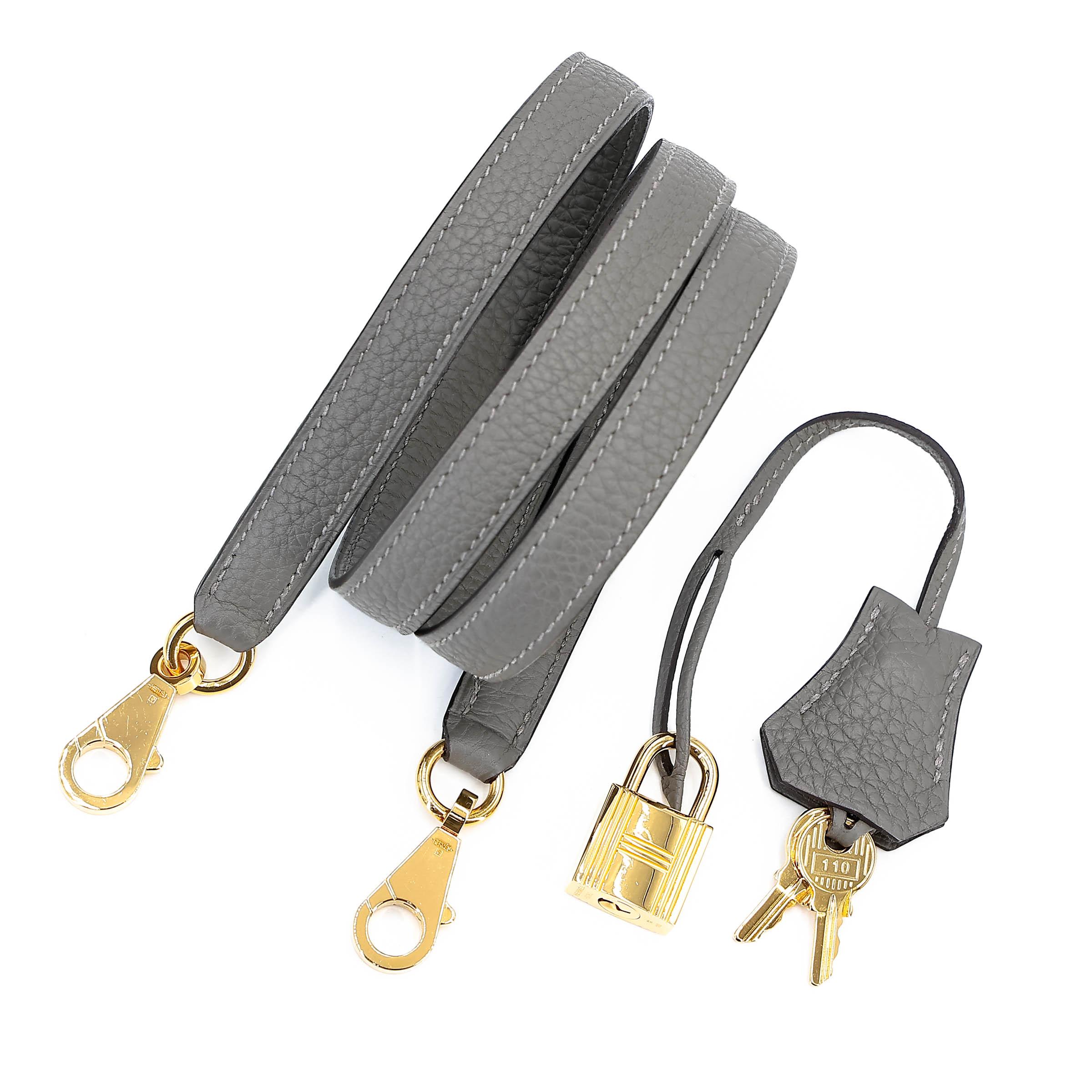 Very Good ( Rank A) HERMÈS Kelly 25 Gris Meyer (0L) Togo Gold hardware U (2022) - 17