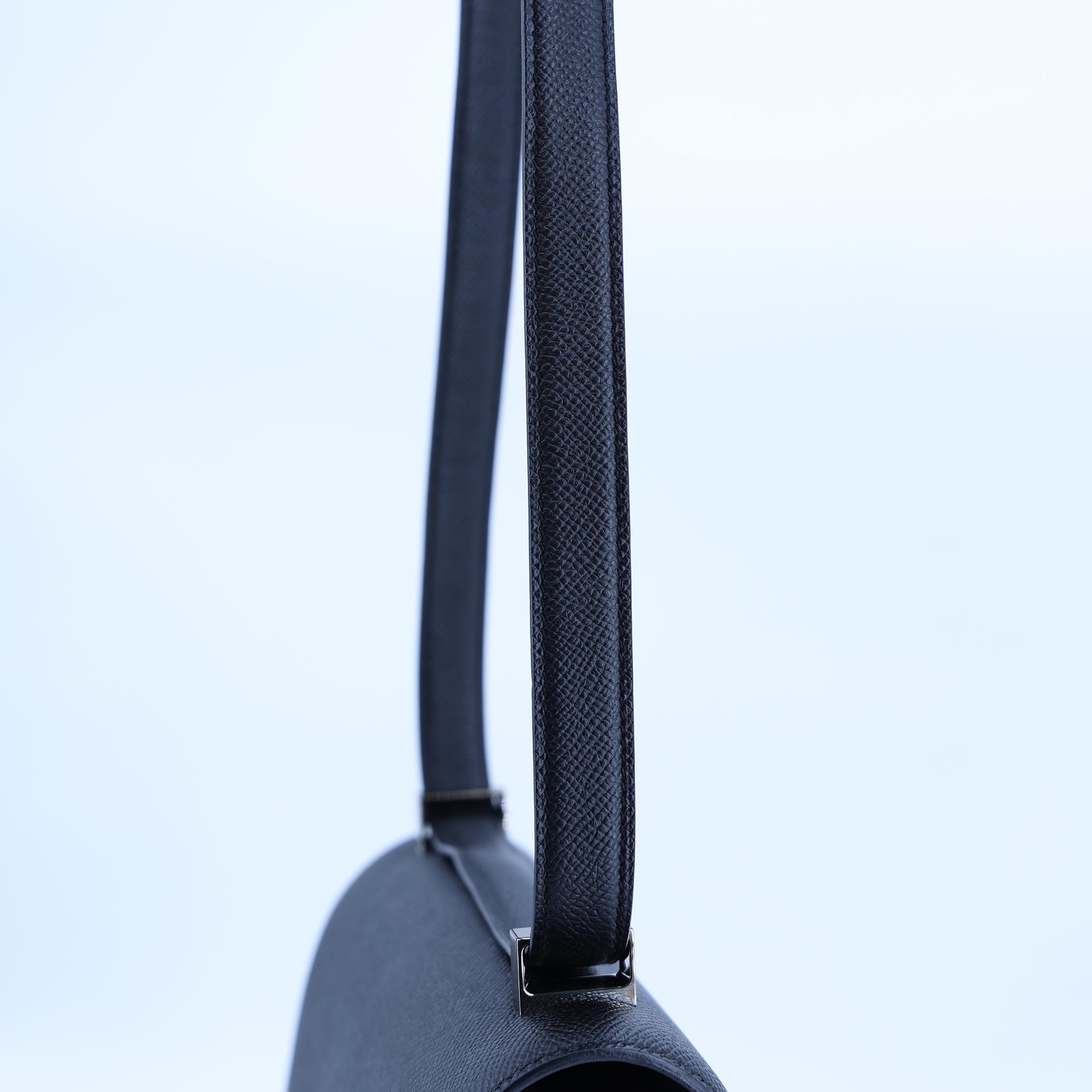 Very Good ( Rank A) HERMÈS Constance 24 Noir (89) Epsom Enamel hardware X (2016) - 3