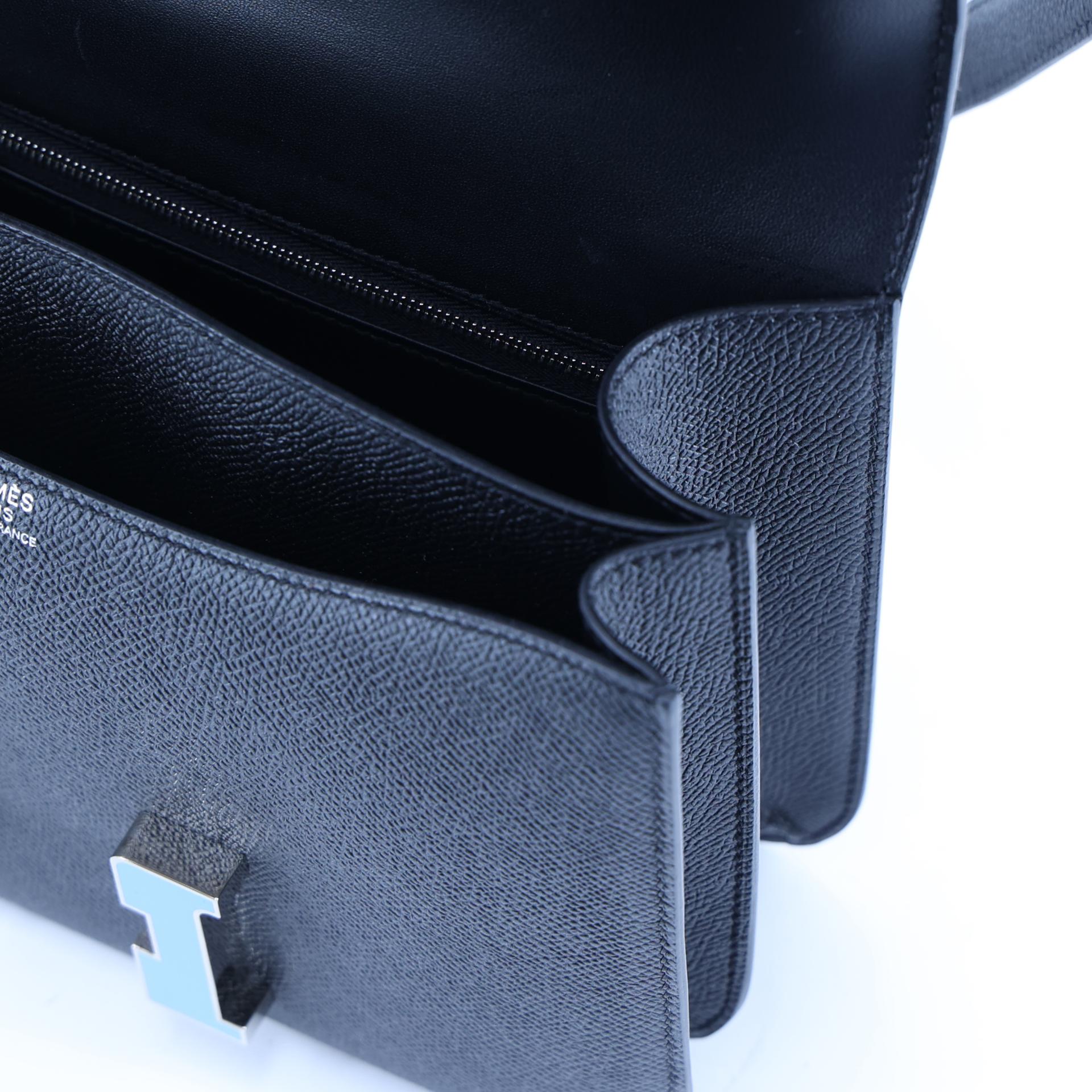 Very Good ( Rank A) HERMÈS Constance 24 Noir (89) Epsom Enamel hardware X (2016) - 15