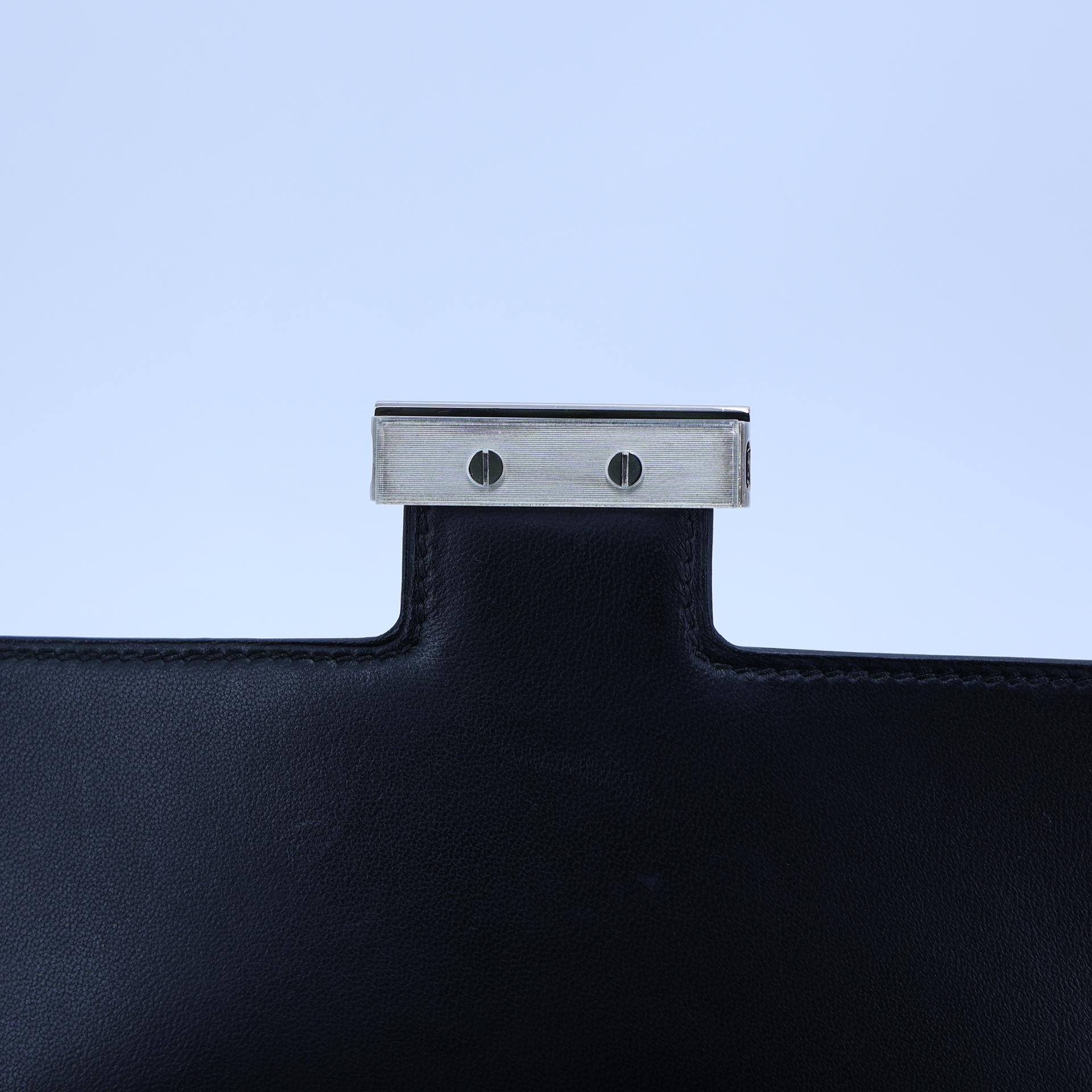 Very Good ( Rank A) HERMÈS Constance 24 Noir (89) Epsom Enamel hardware X (2016) - 10