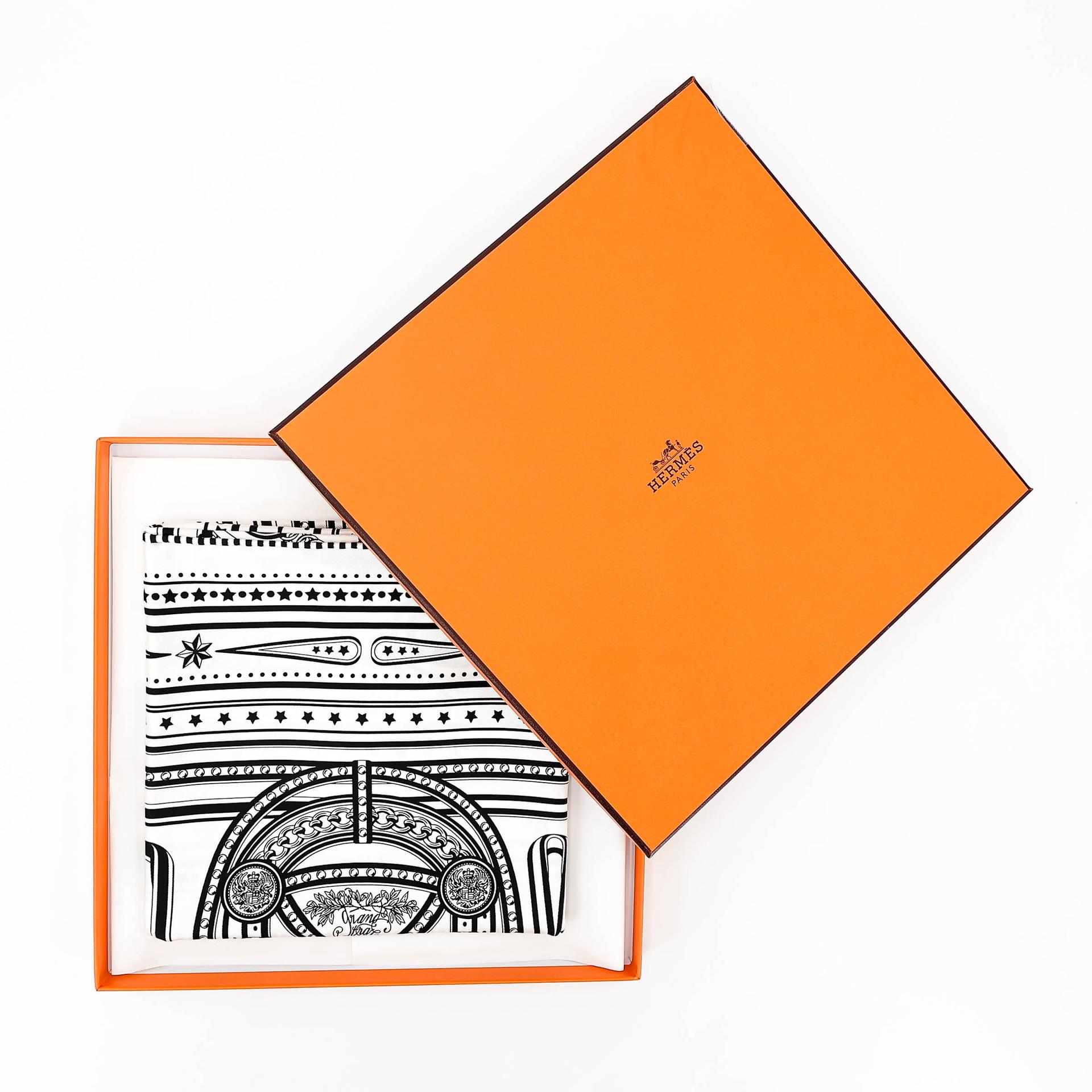 Brand New ( Rank N ) HERMÈS Carre 55 scarf Grand Tralala Black White Silk - 3