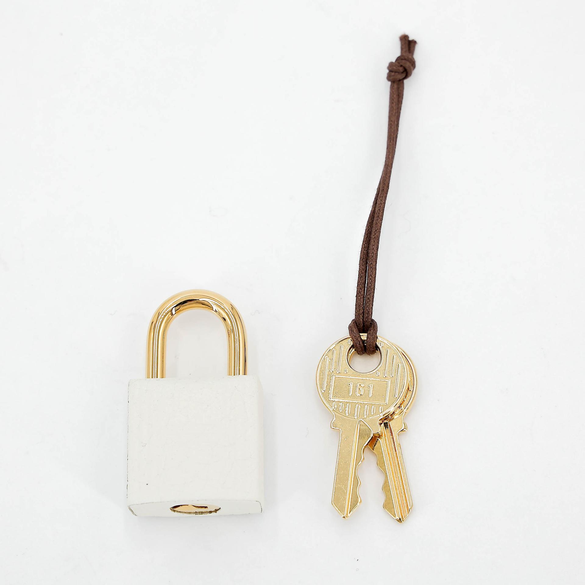 Unused ( Rank NS ) HERMÈS Picotin Lock PM New White (0U) Clemence Gold hardware B (2023) - 15