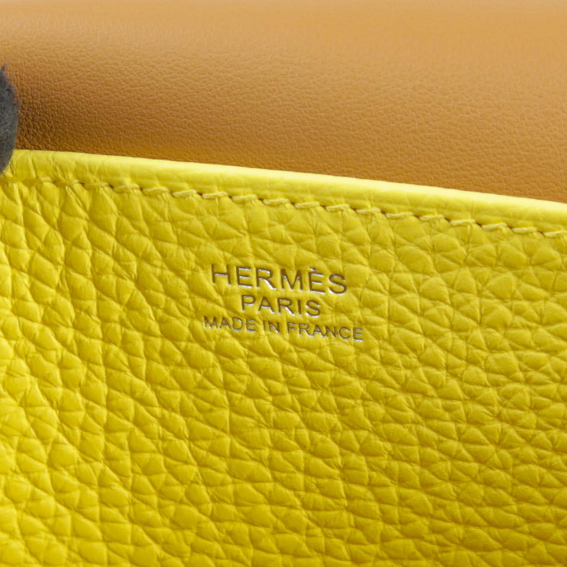 Unused ( Rank NS ) HERMÈS Halzan 25 Verso Limoncello (0Y) Biscuit (4B) Clemence Palladium hardware B (2023) - 9