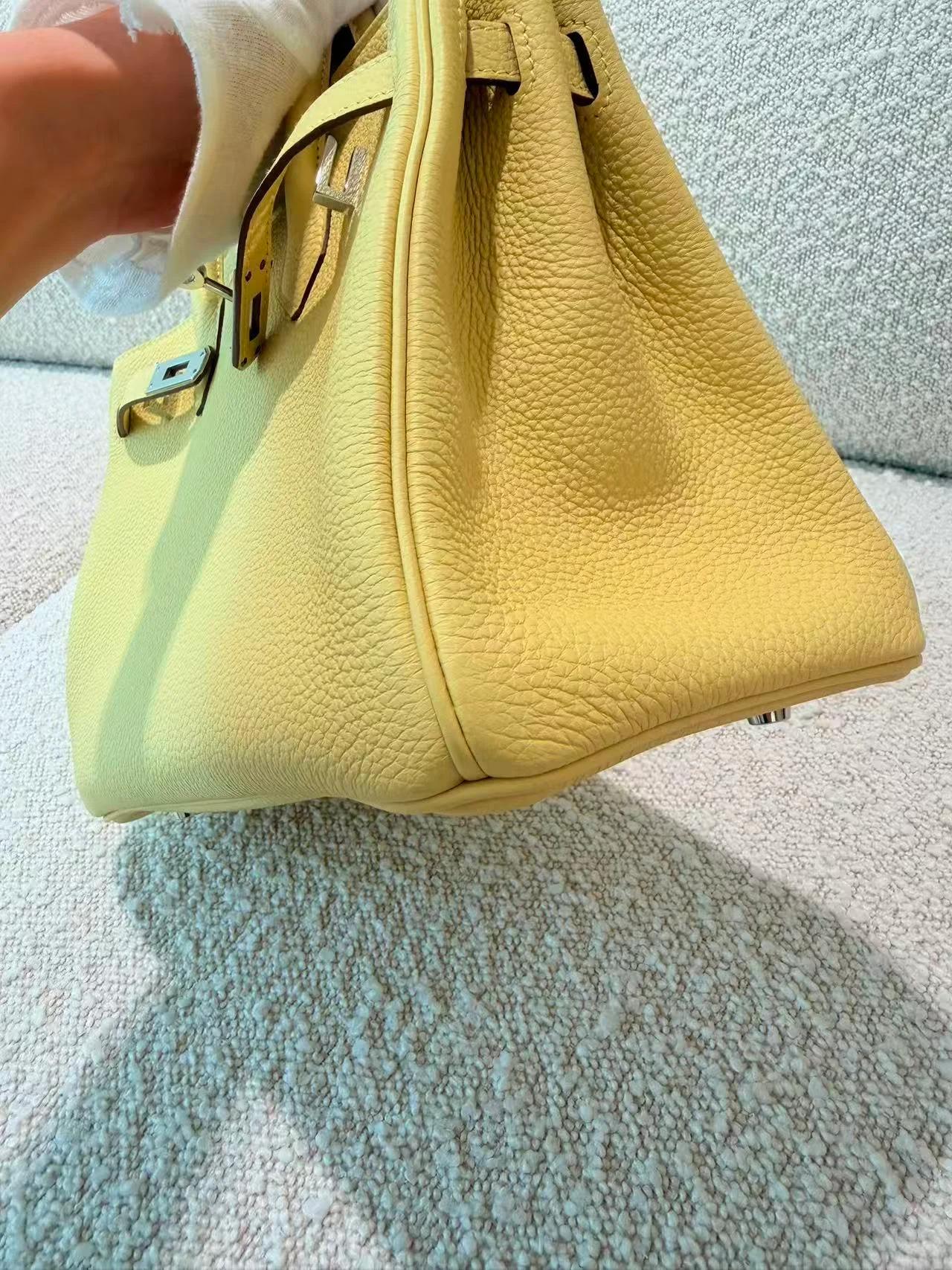Excellent ( Rank SA ) HERMÈS Birkin 25 Jaune Poussin (1Z) Togo Palladium hardware B (2023) - 11