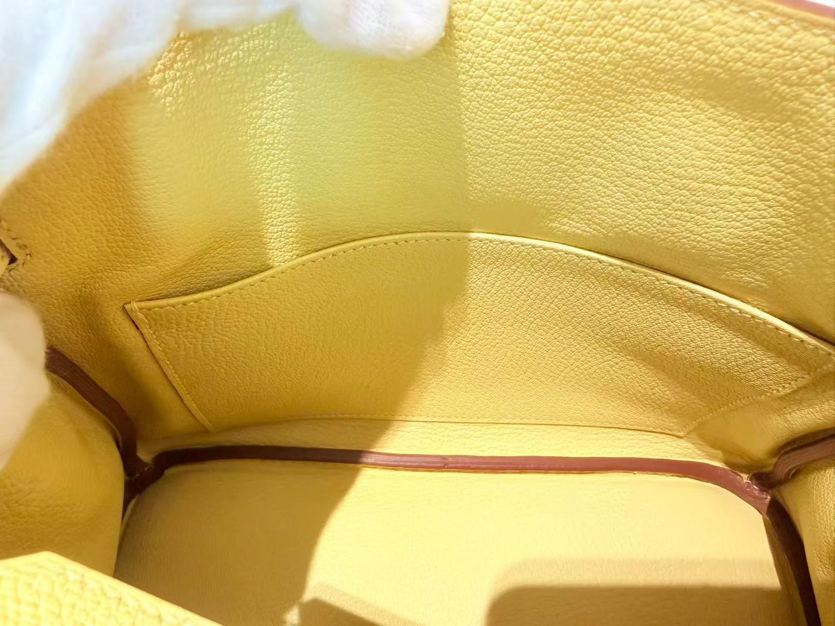 Excellent ( Rank SA ) HERMÈS Birkin 25 Jaune Poussin (1Z) Togo Palladium hardware B (2023) - 21