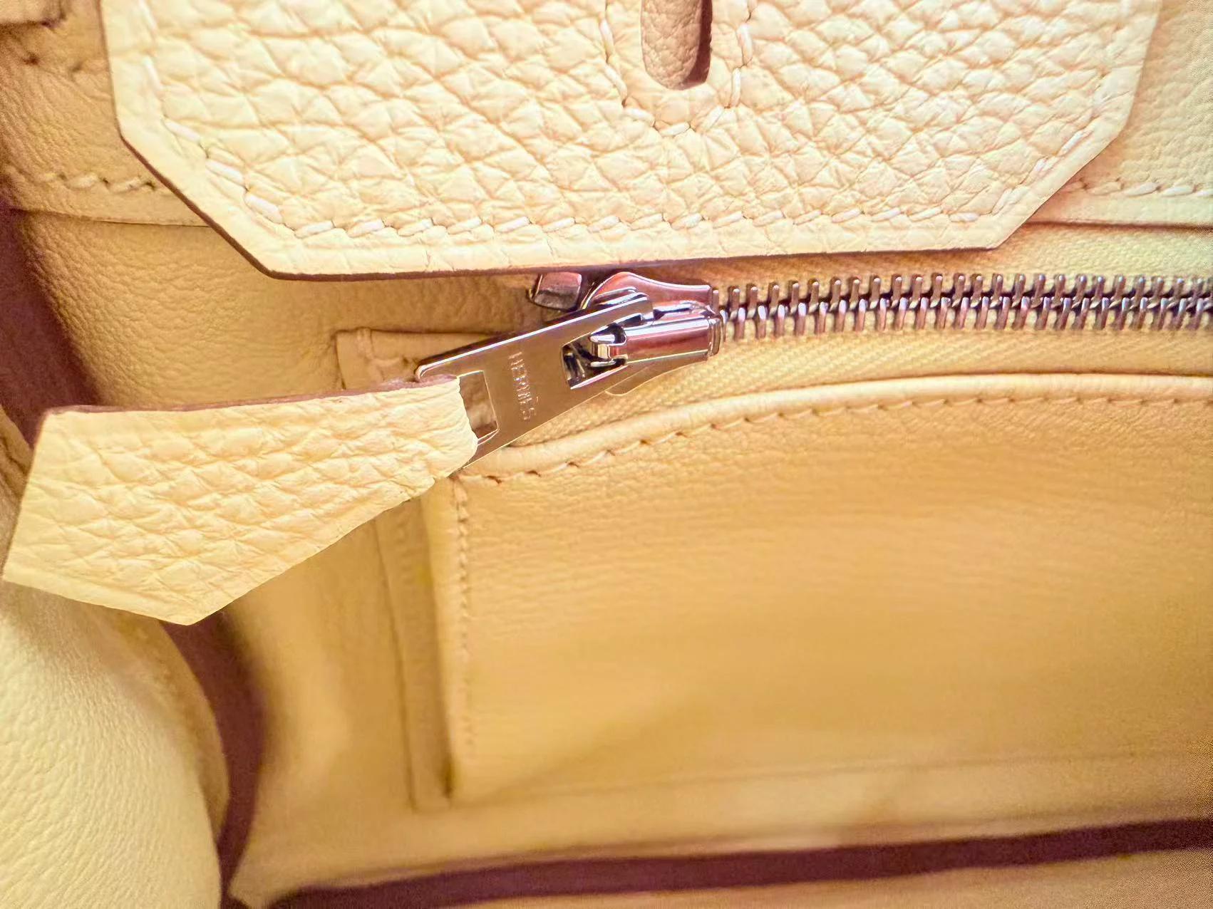 Excellent ( Rank SA ) HERMÈS Birkin 25 Jaune Poussin (1Z) Togo Palladium hardware B (2023) - 26