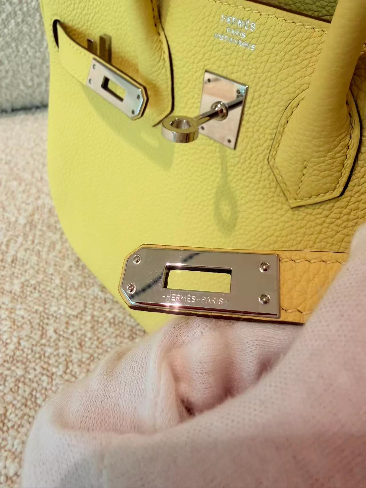 Excellent ( Rank SA ) HERMÈS Birkin 25 Jaune Poussin (1Z) Togo Palladium hardware B (2023) - 13