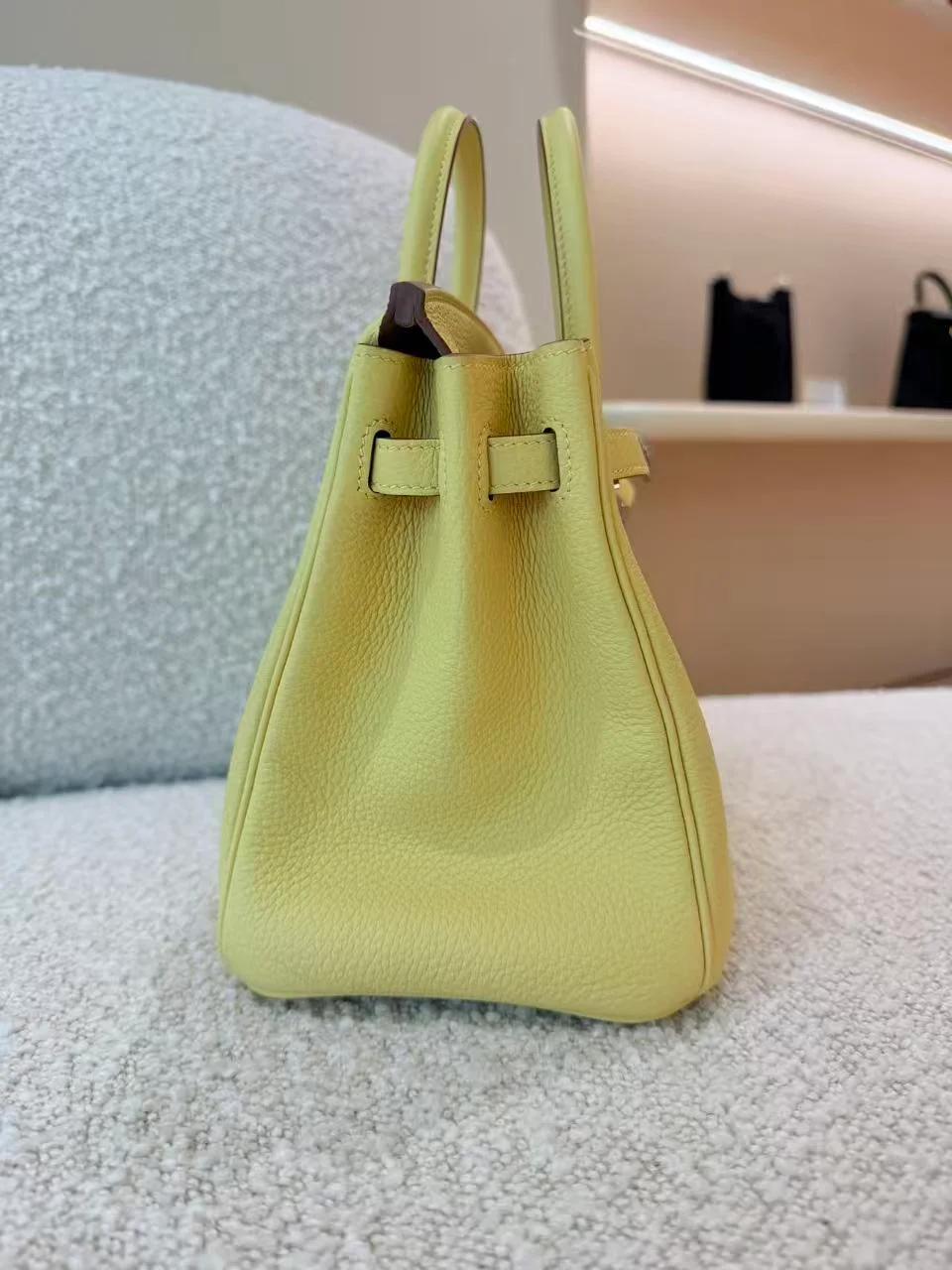 Excellent ( Rank SA ) HERMÈS Birkin 25 Jaune Poussin (1Z) Togo Palladium hardware B (2023) - 7