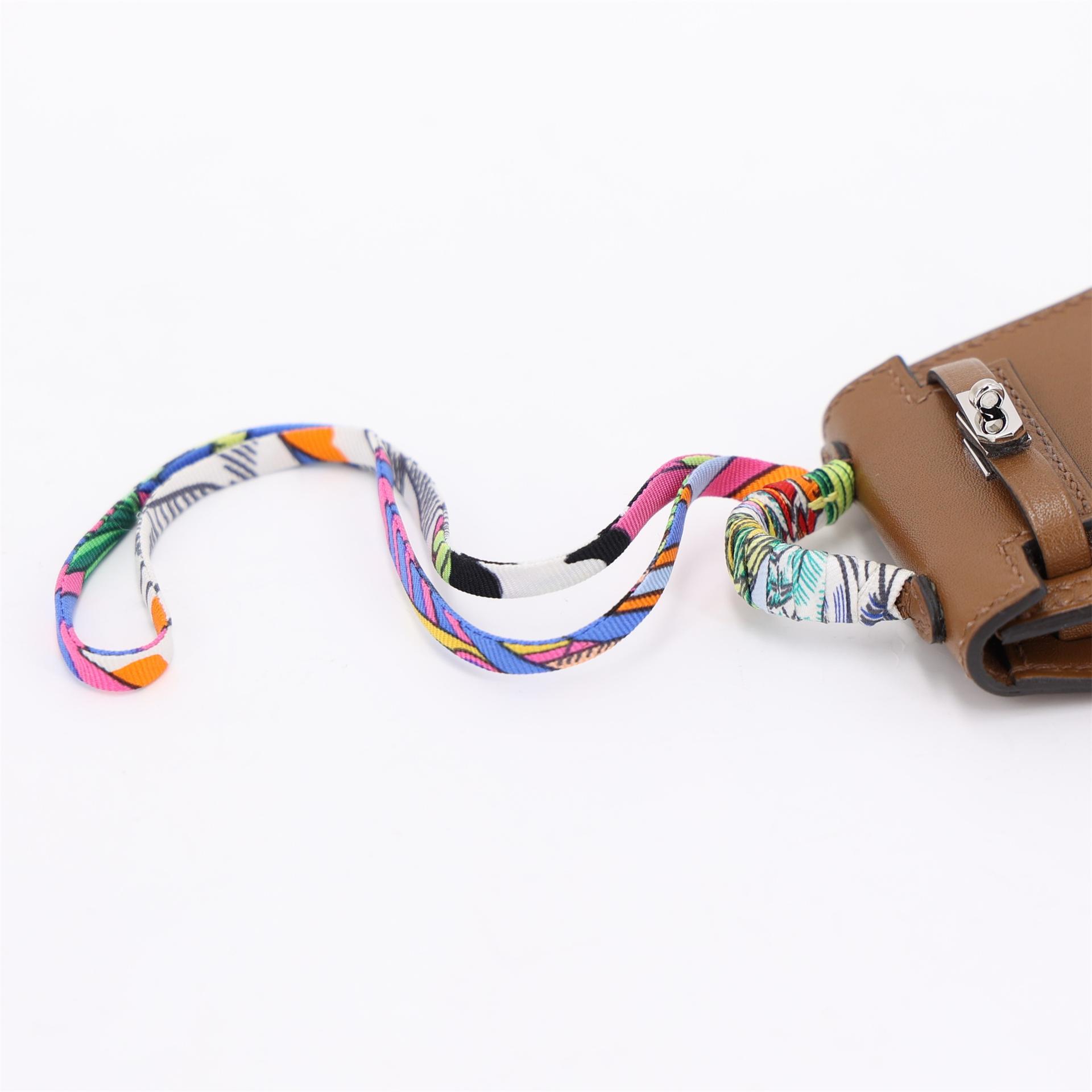 Excellent ( Rank SA ) HERMÈS Kelly Twilly charm Alezan (3G) Tadelakt Palladium hardware Z (2021) - 4
