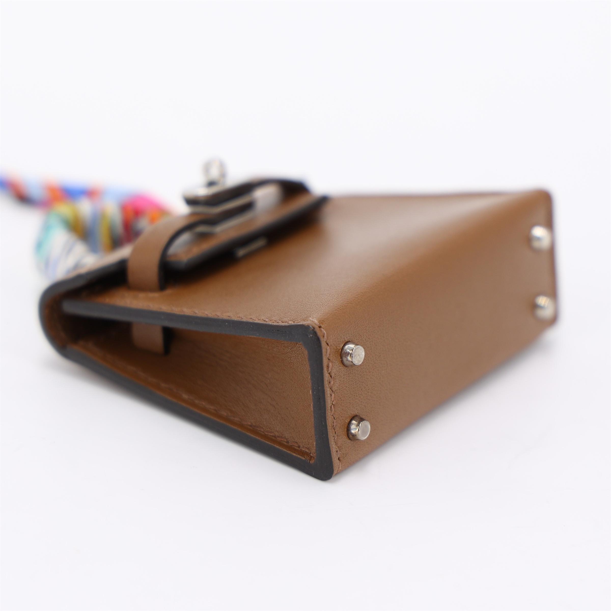 Excellent ( Rank SA ) HERMÈS Kelly Twilly charm Alezan (3G) Tadelakt Palladium hardware Z (2021) - 5