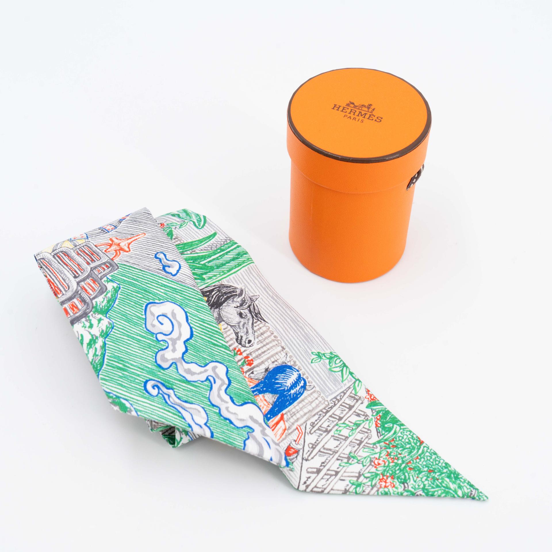 ランク N 新品 HERMÈS エルメス ツイリー シティー・オブ・ライト グレー グリーン シルク - 3