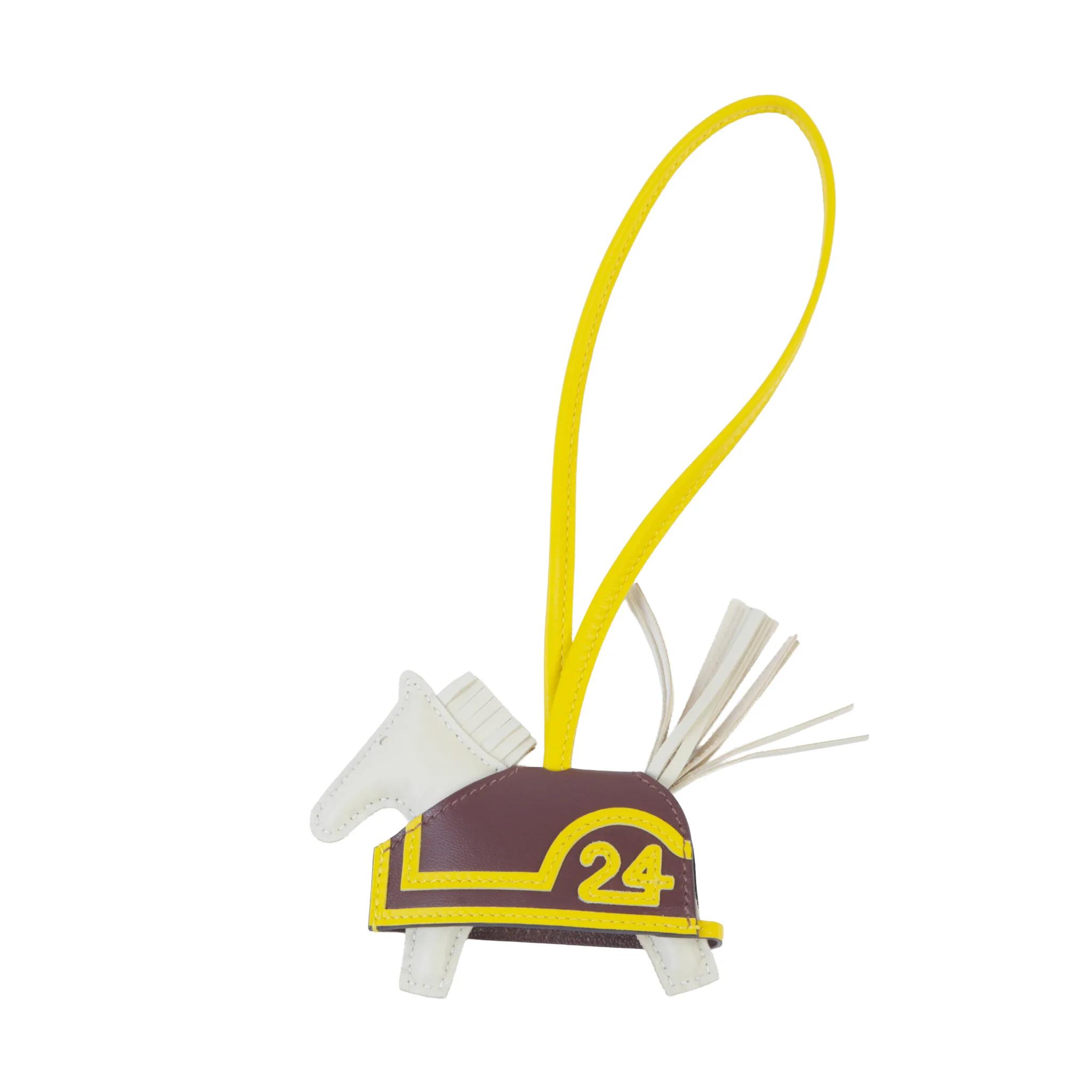 Brand New ( Rank N ) HERMÈS Rodeo Robe au Coeur PM Craie (10) Terre (4D) Jaune de Naples (9O) Agneau Milo G (2026) - 1